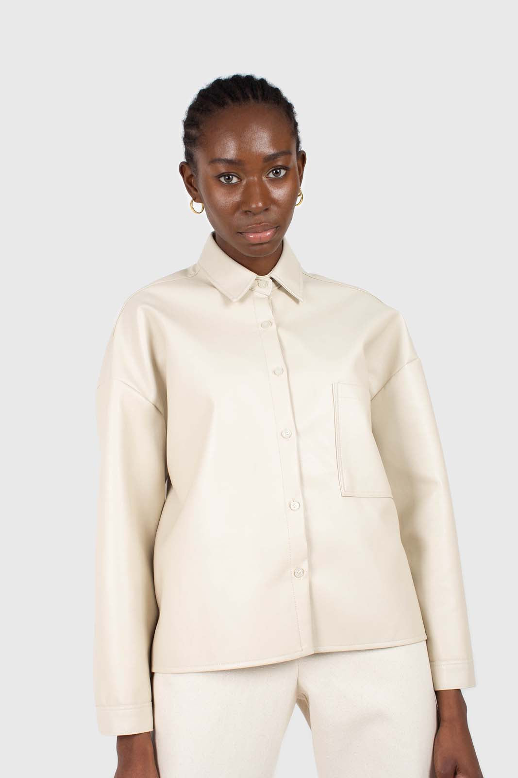 Cream vegan leather oversized shirt jacket_5