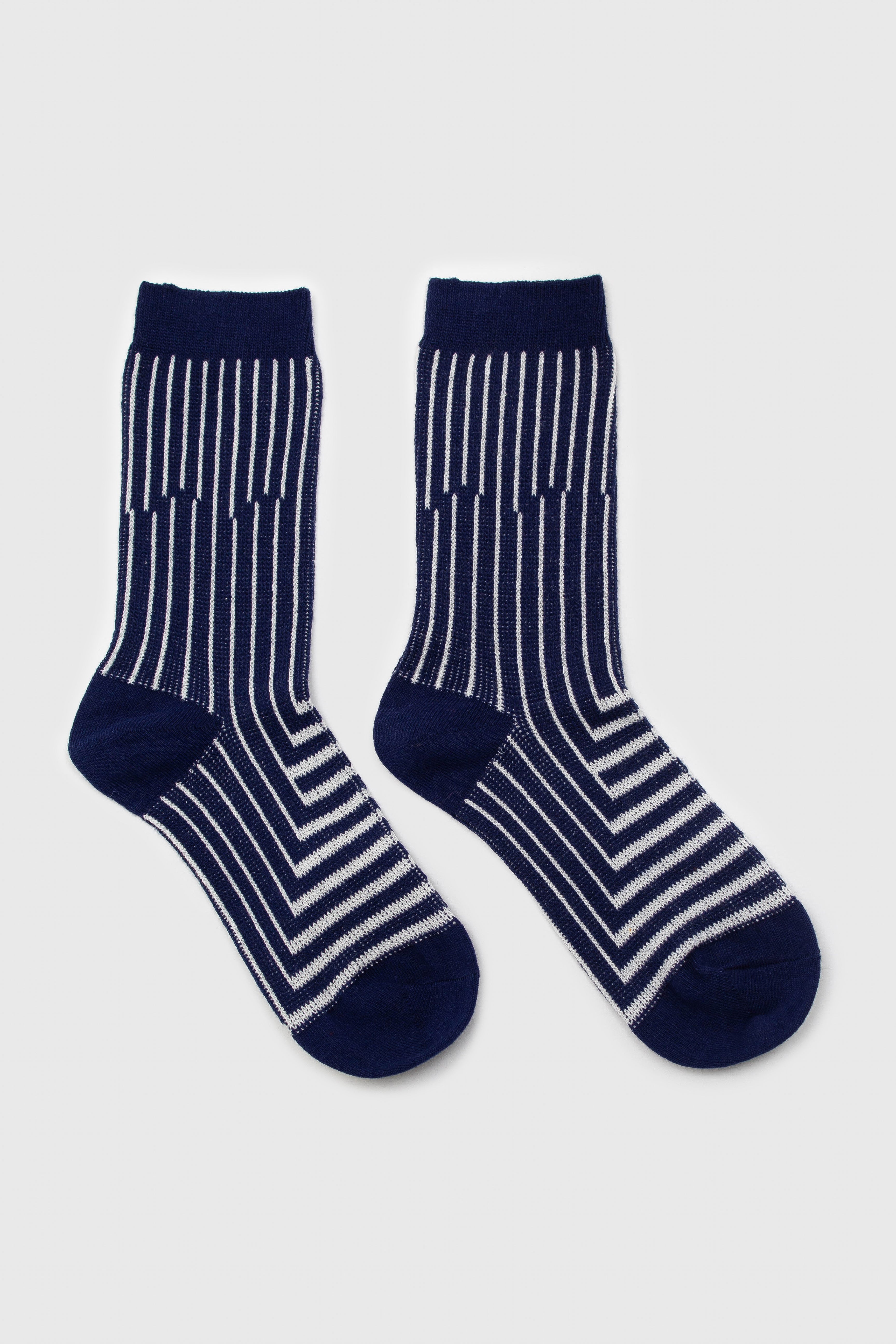 Navy and white geometric socks_4