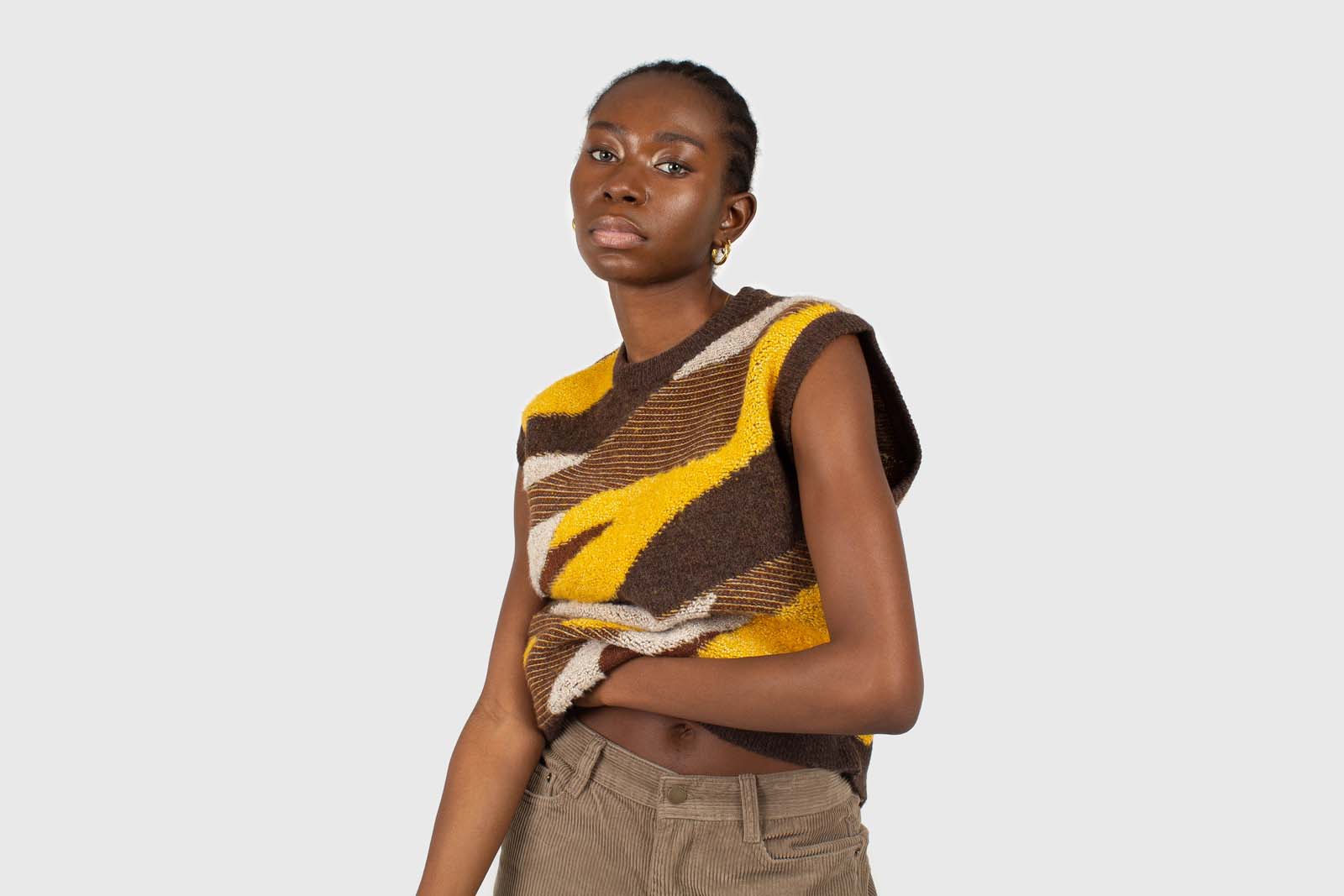 Brown and yellow layered intarsia vest_5