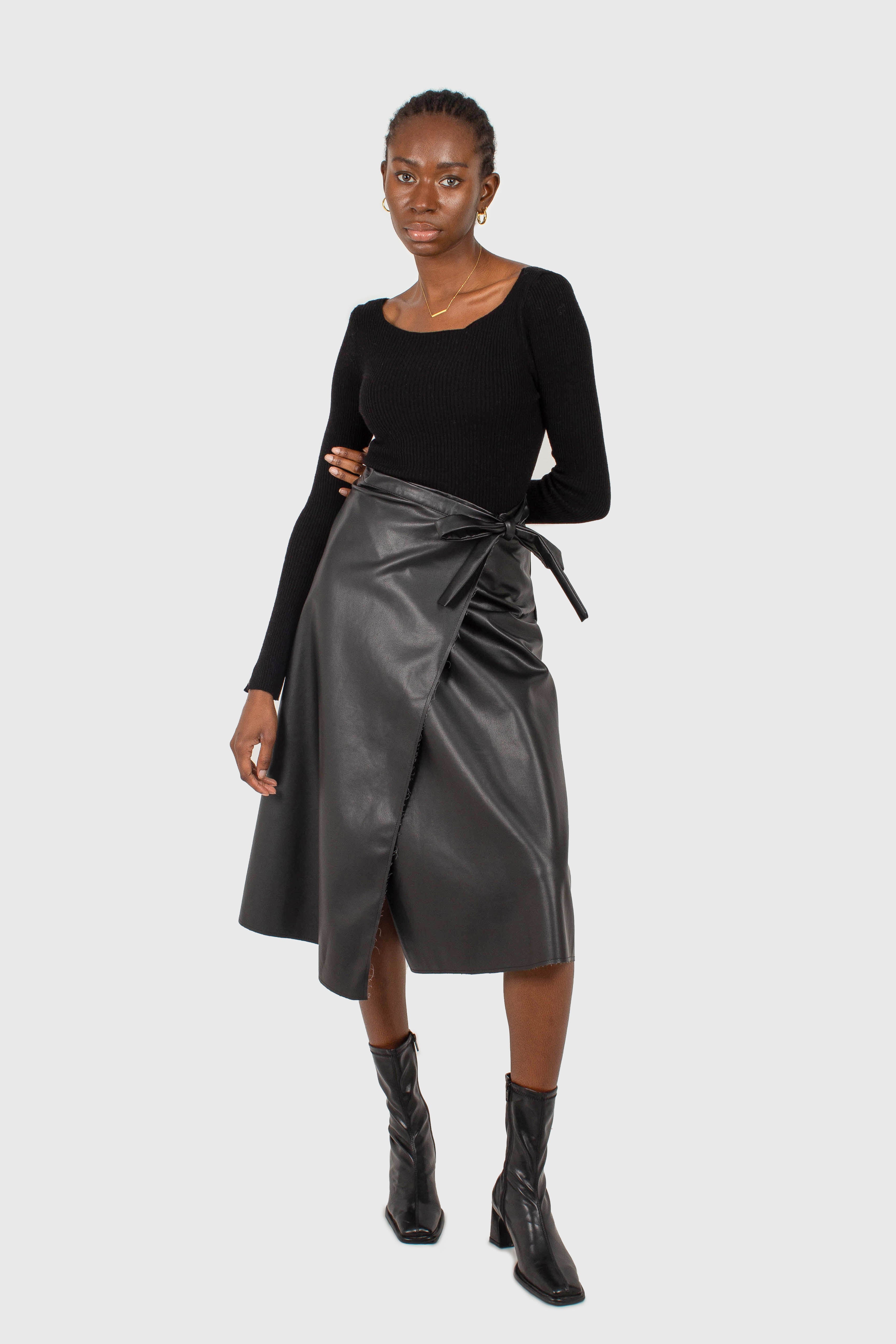 Black cascading hole square neck knit top_9