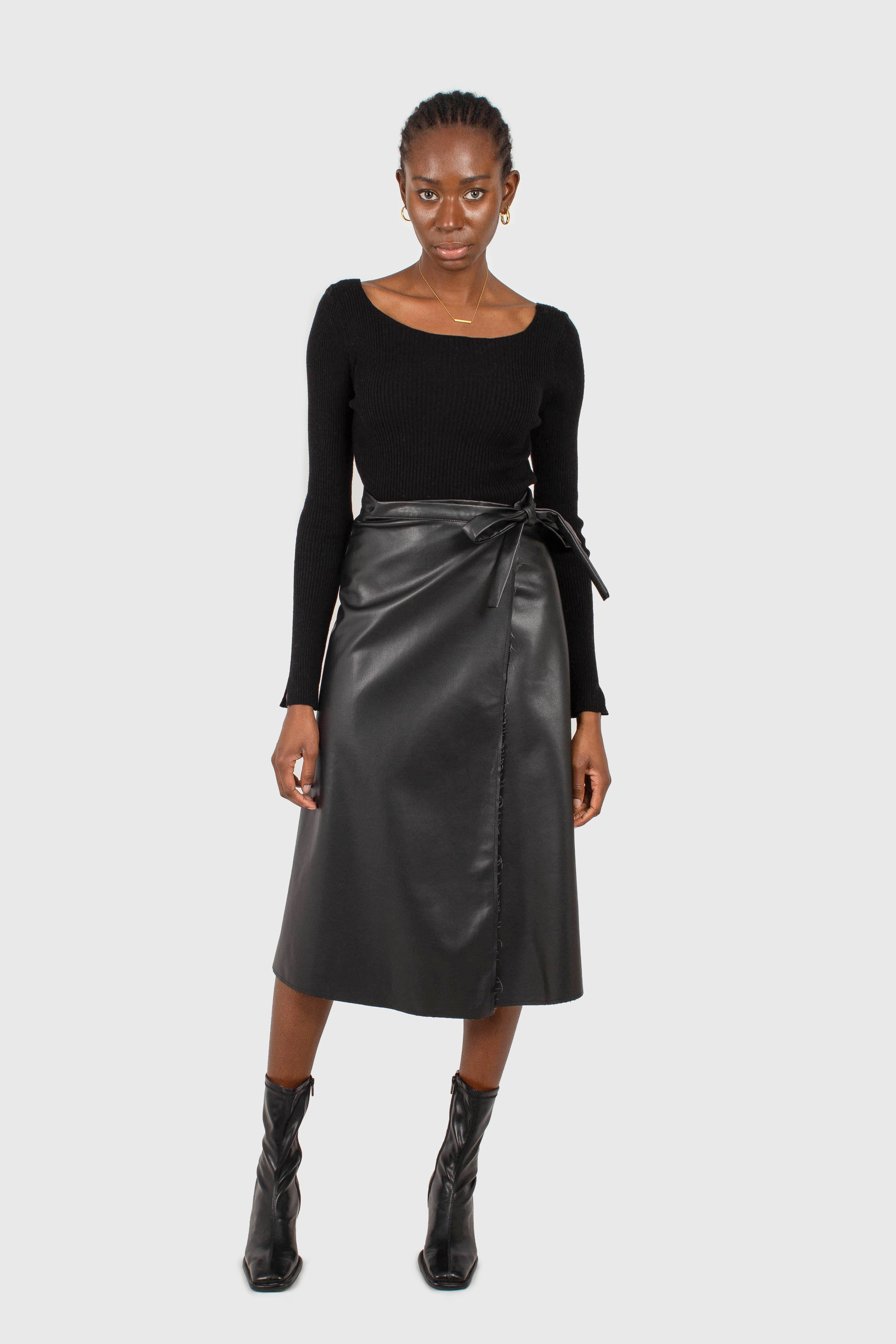 Black cascading hole square neck knit top_7