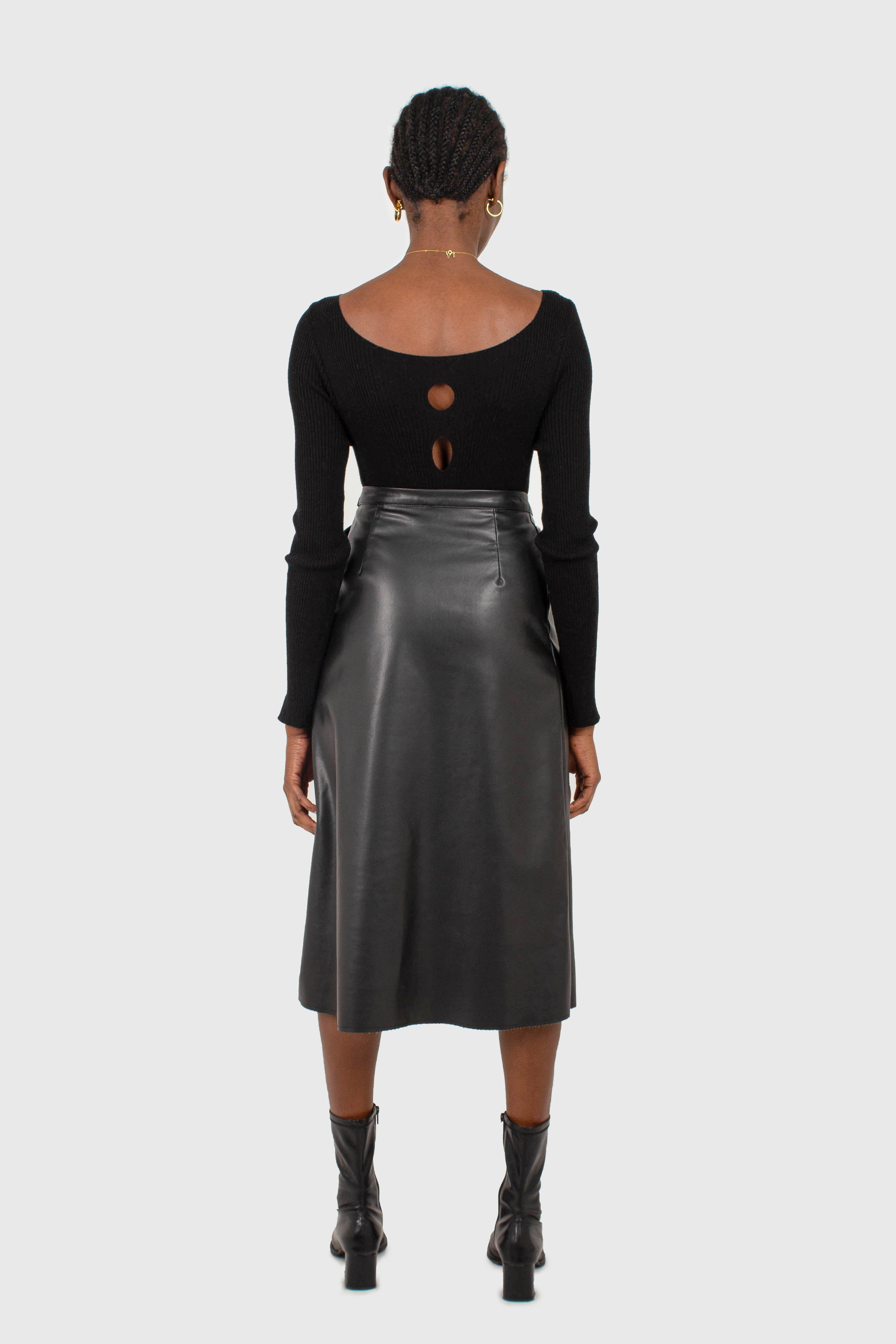 Black cascading hole square neck knit top_8