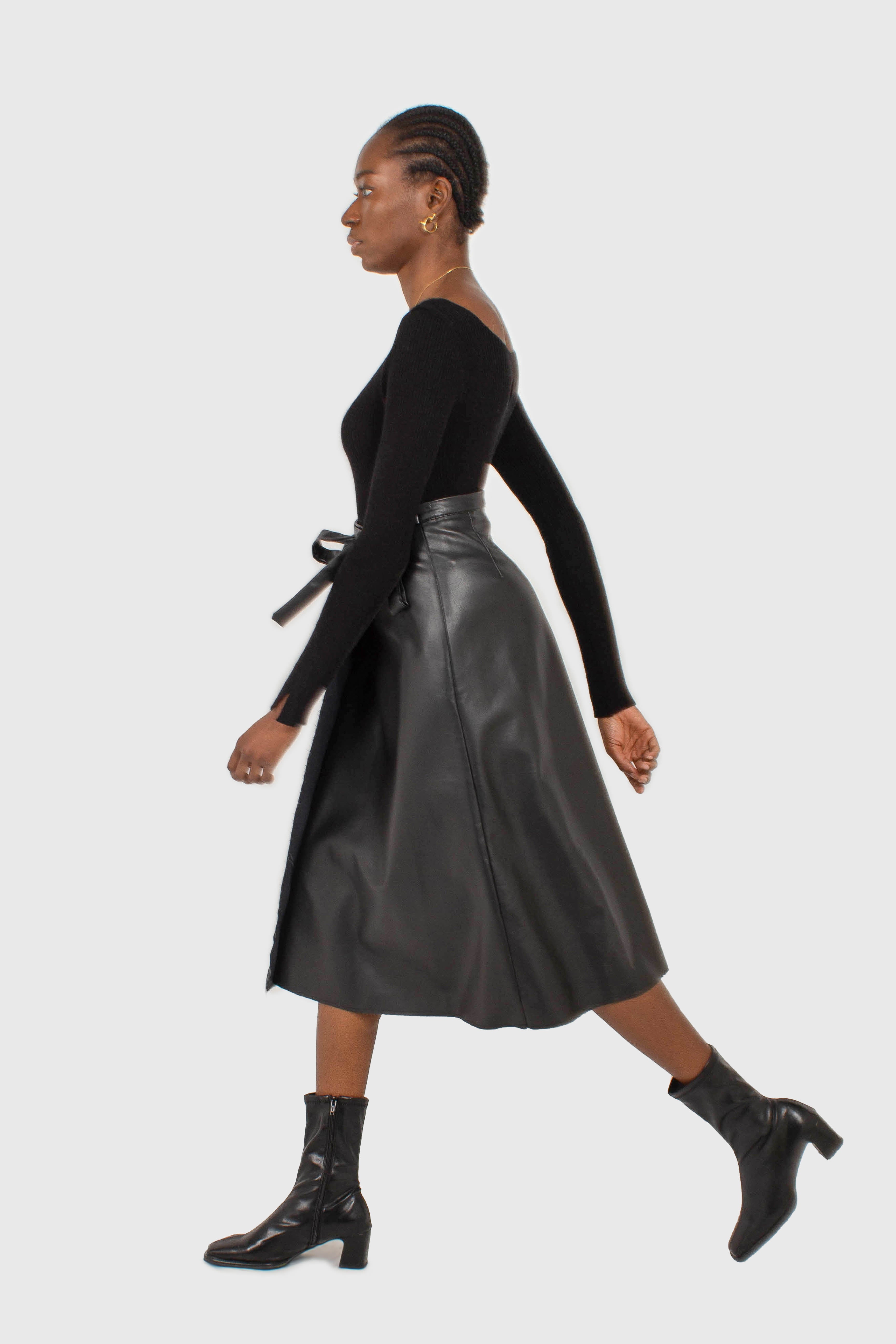 Black cascading hole square neck knit top_10