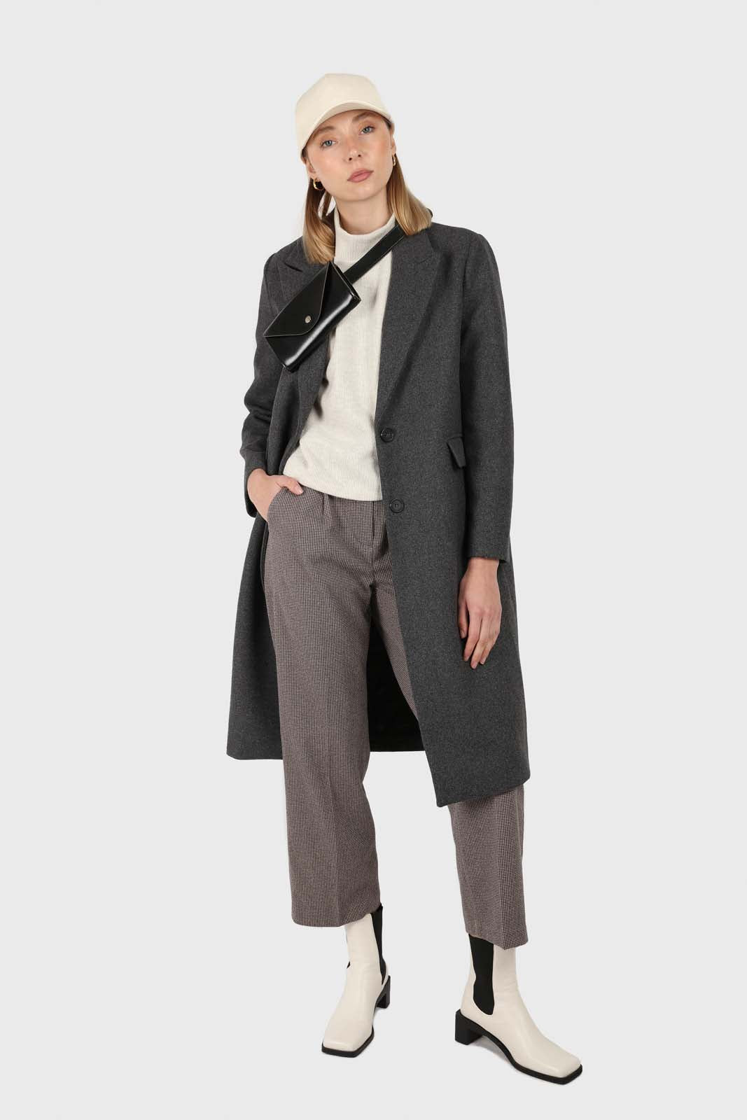 Beige and ivory houndstooth check trousers_2