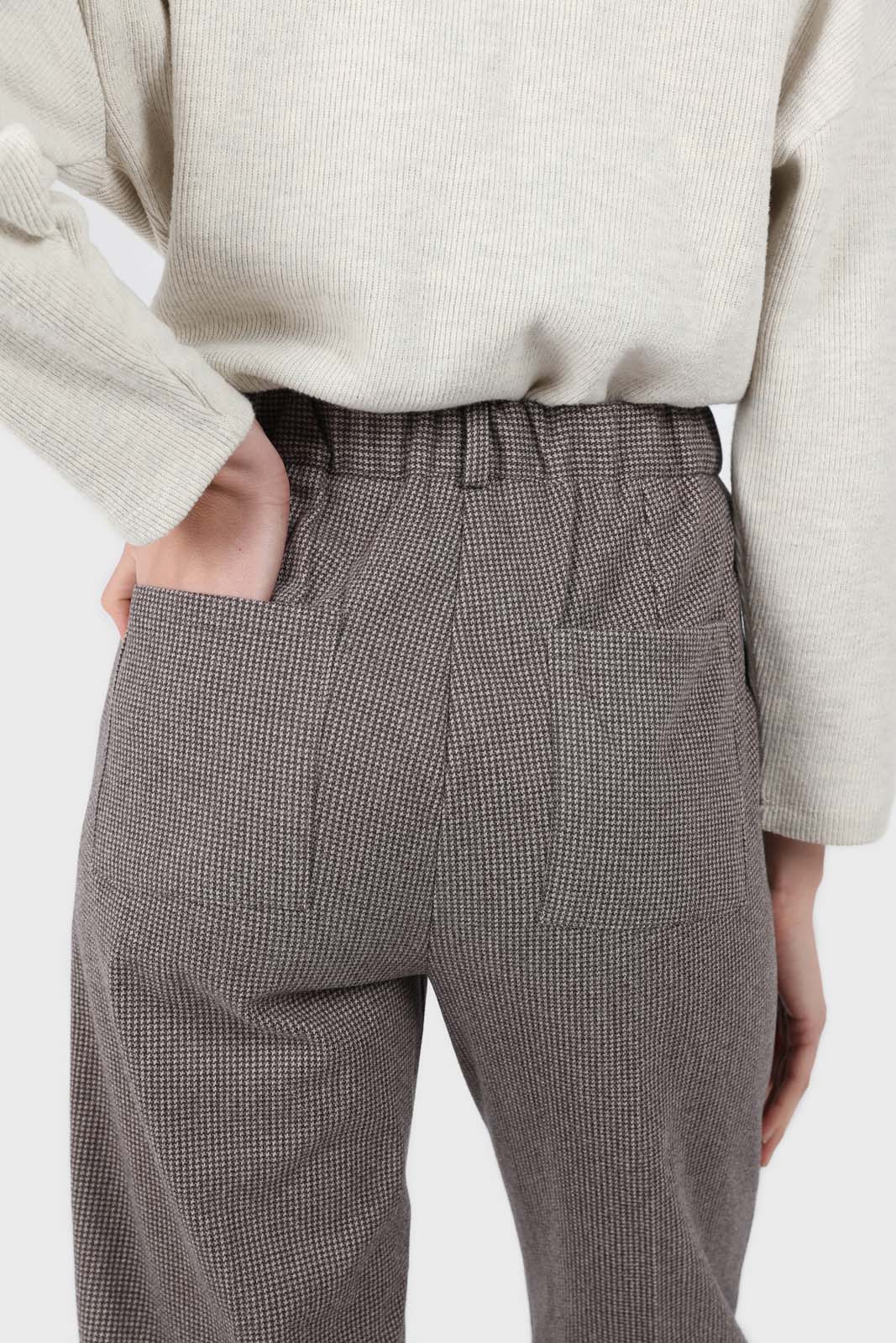 Beige and ivory houndstooth check trousers_1