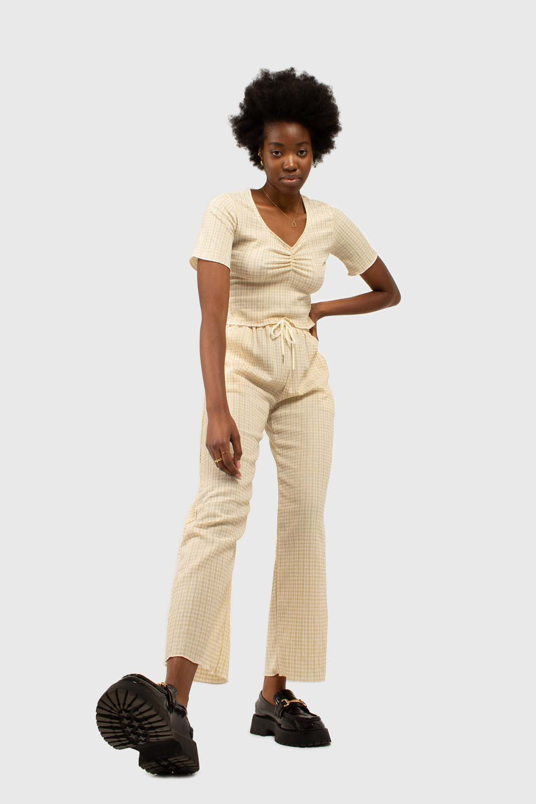 Beige gingham ruched neck tee_2