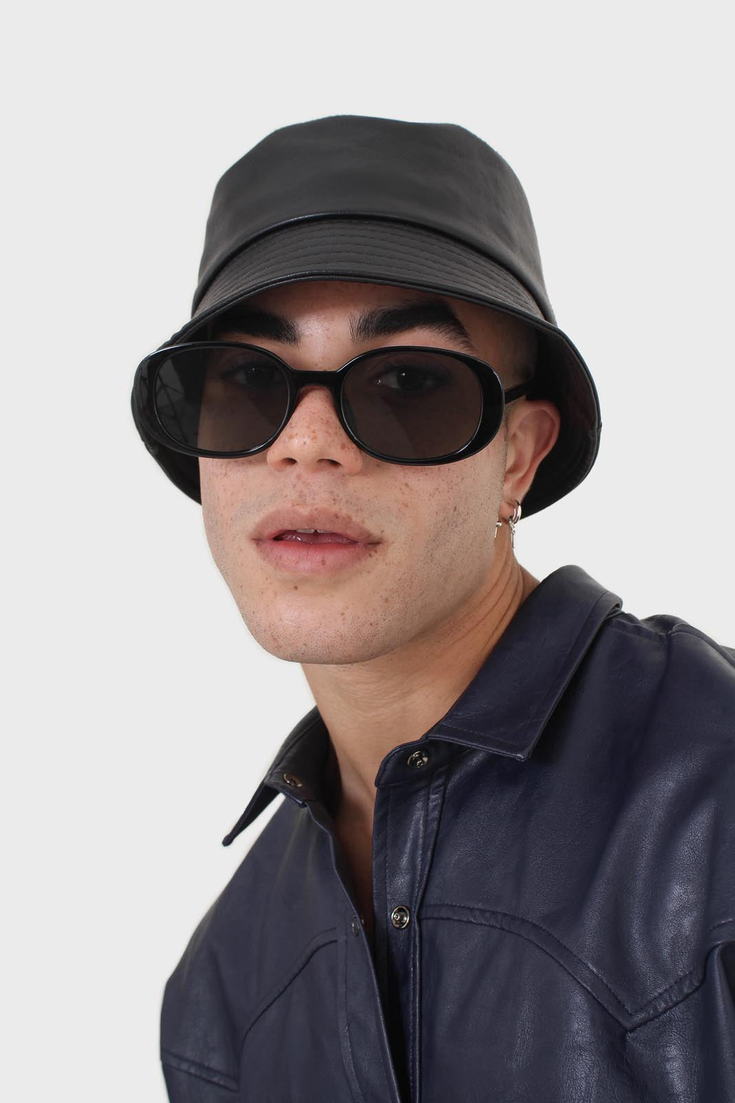 Black vegan leather bucket hat_1