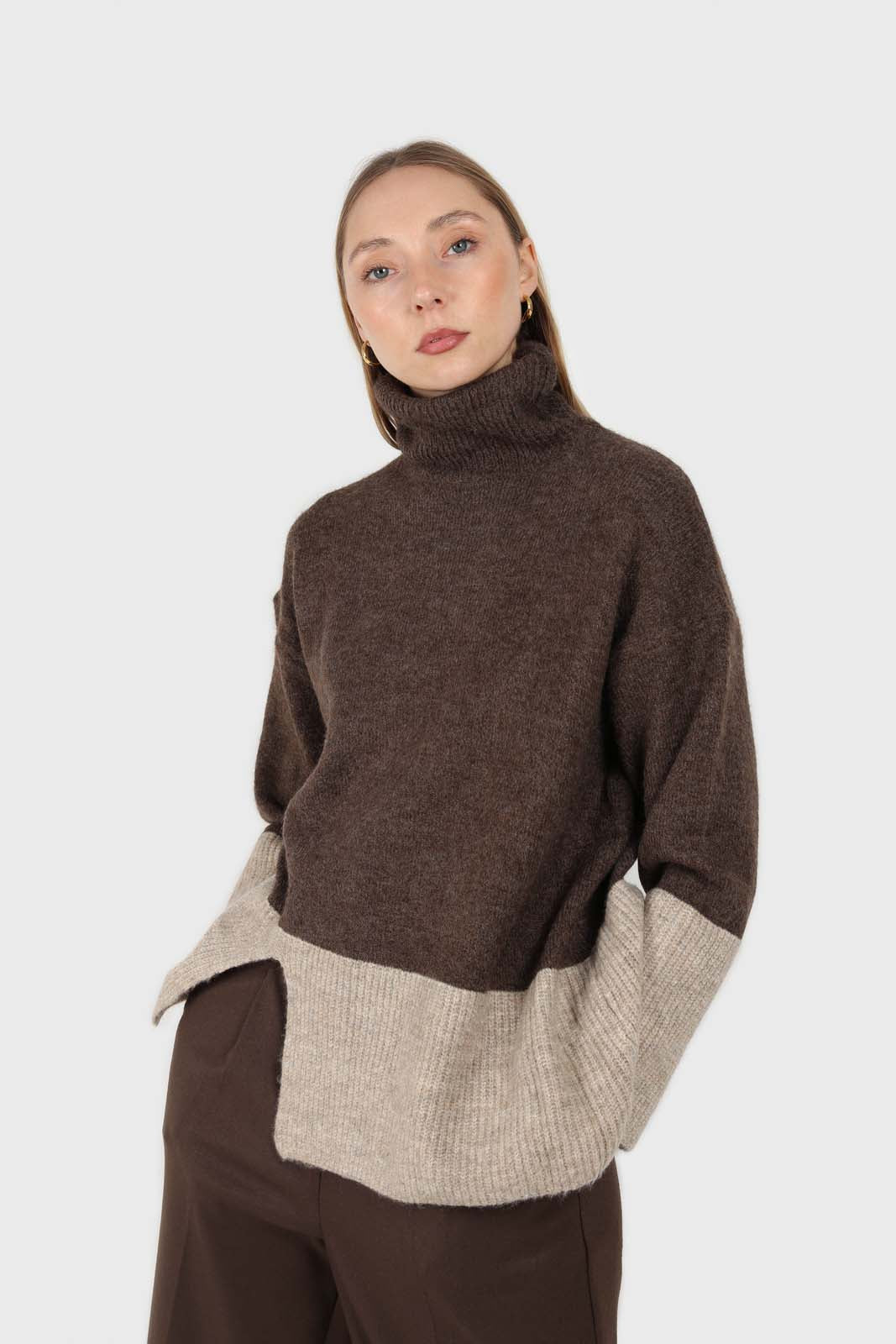 Brown and beige colorblock front slit jumper_1