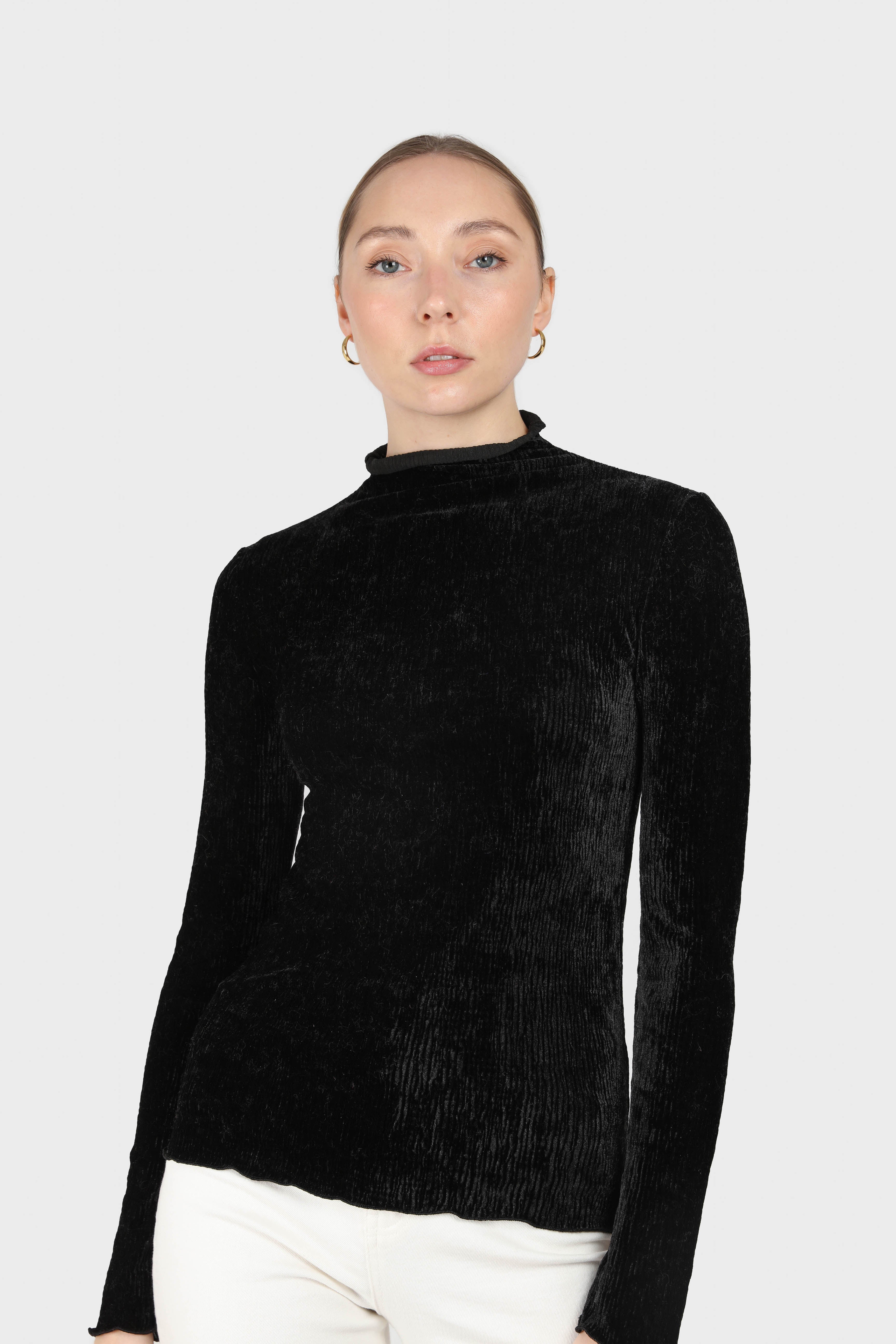 Black wrinkle velvet turtleneck top_8