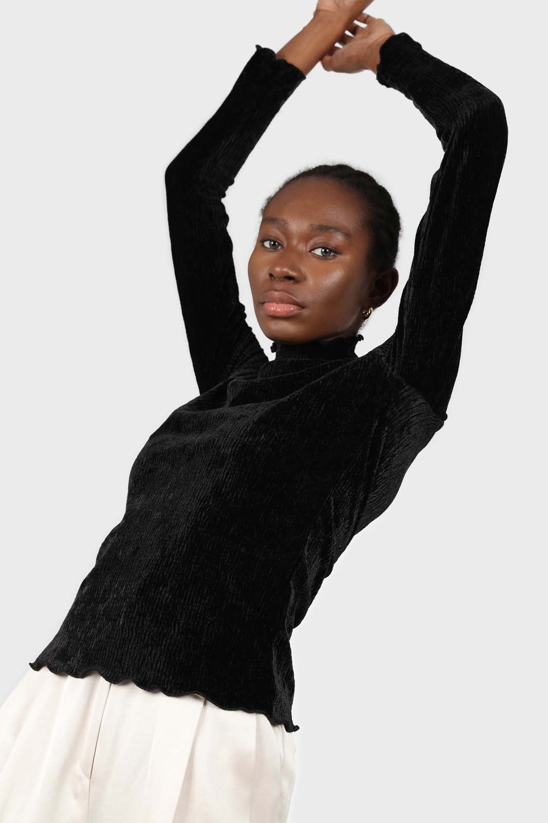 Black wrinkle velvet turtleneck top_15