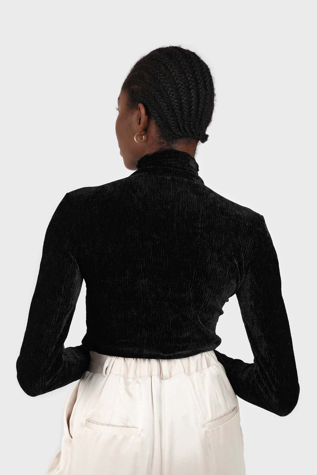 Black wrinkle velvet turtleneck top_16