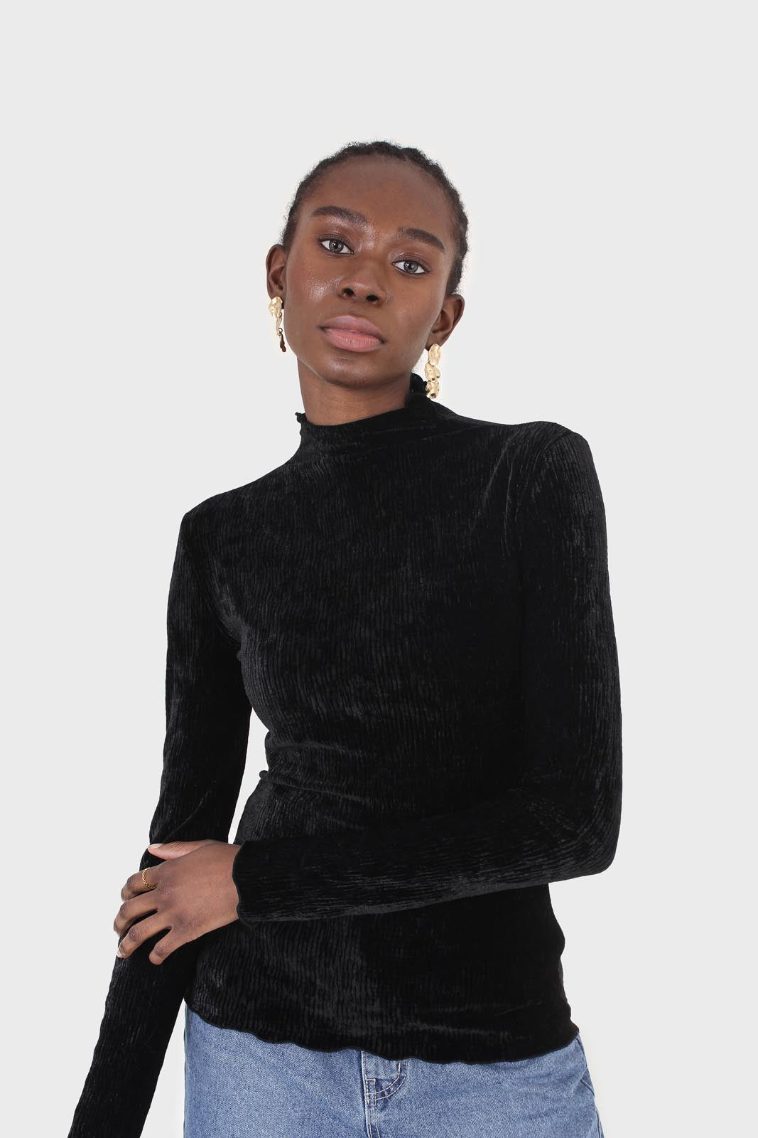 Black wrinkle velvet turtleneck top_1