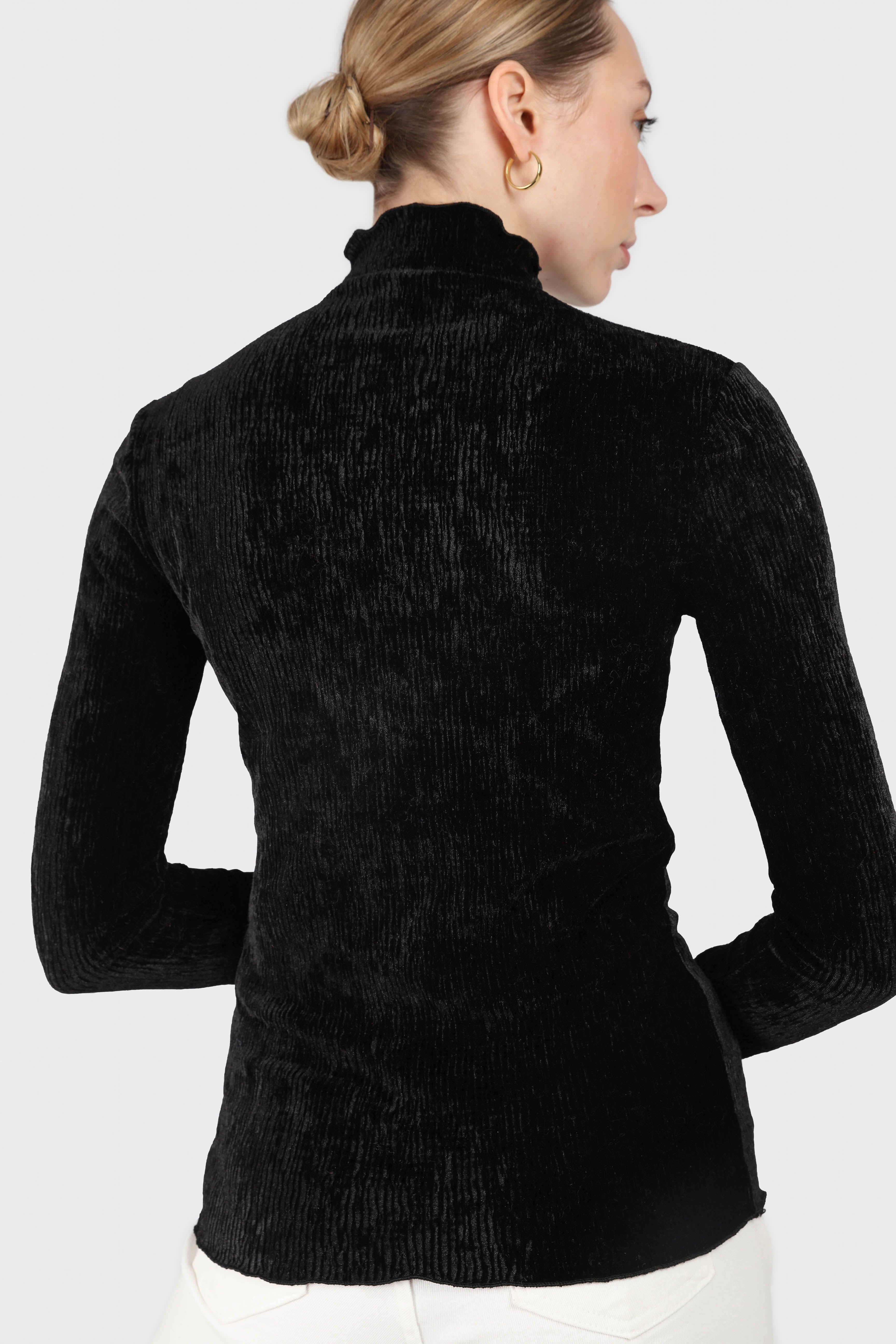 Black wrinkle velvet turtleneck top_12