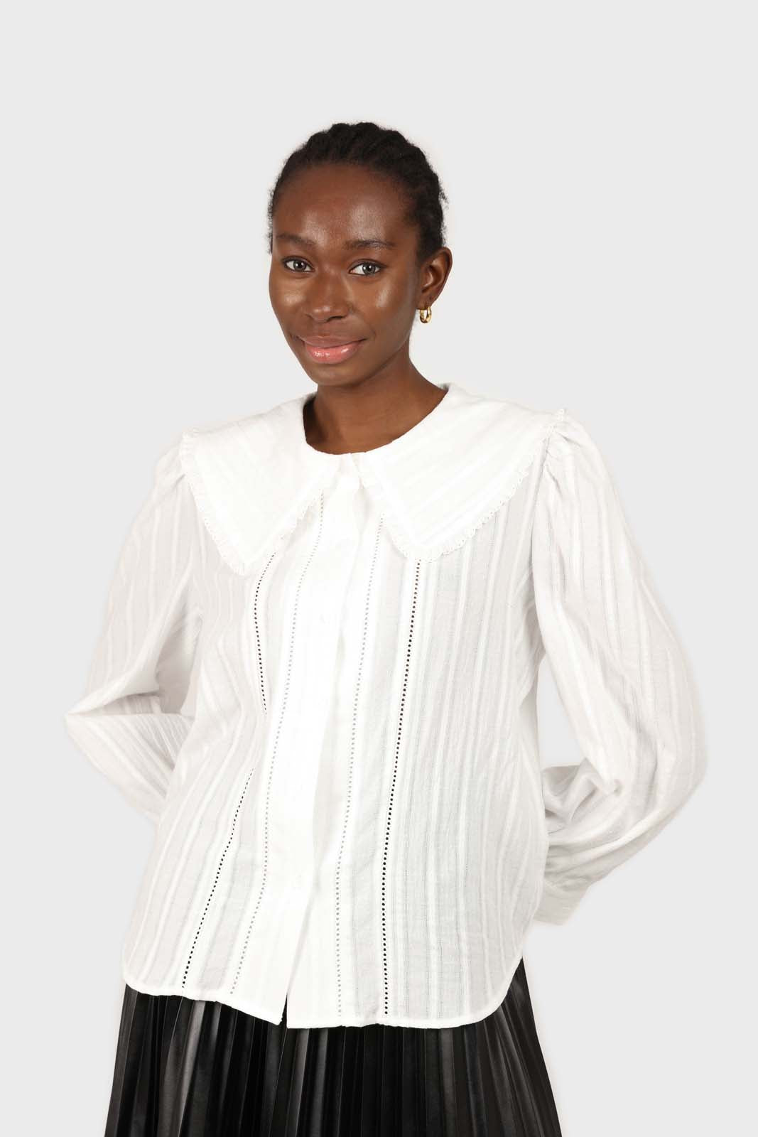 White lace trim large collar blouse_1