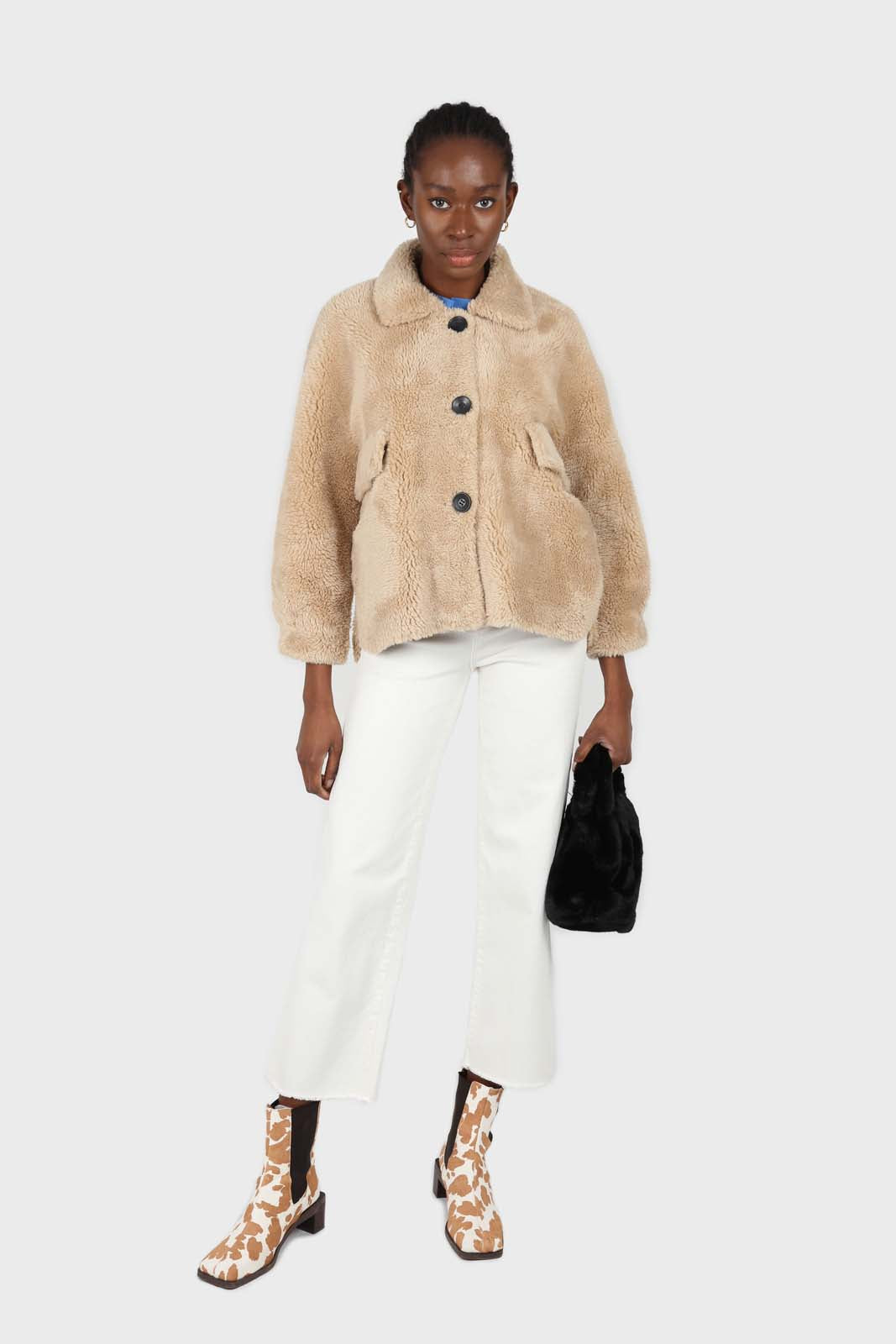 Beige large collar button up teddy jacket_5