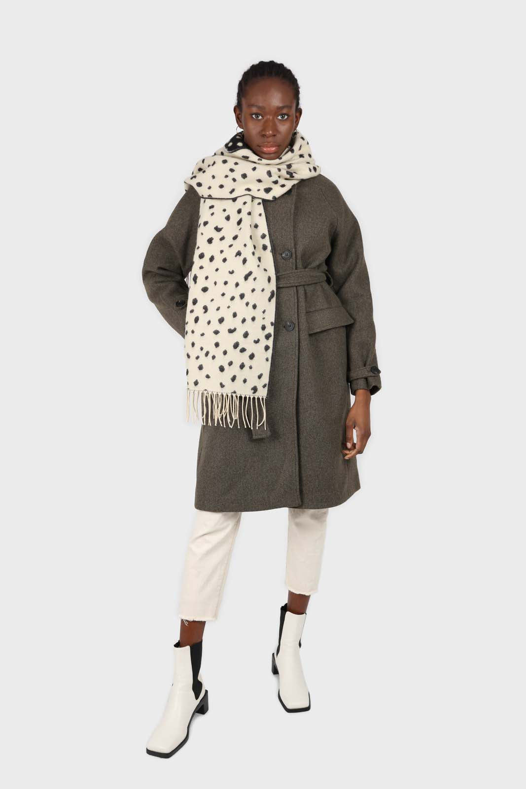 Ivory and black leopard intarsia scarf_8