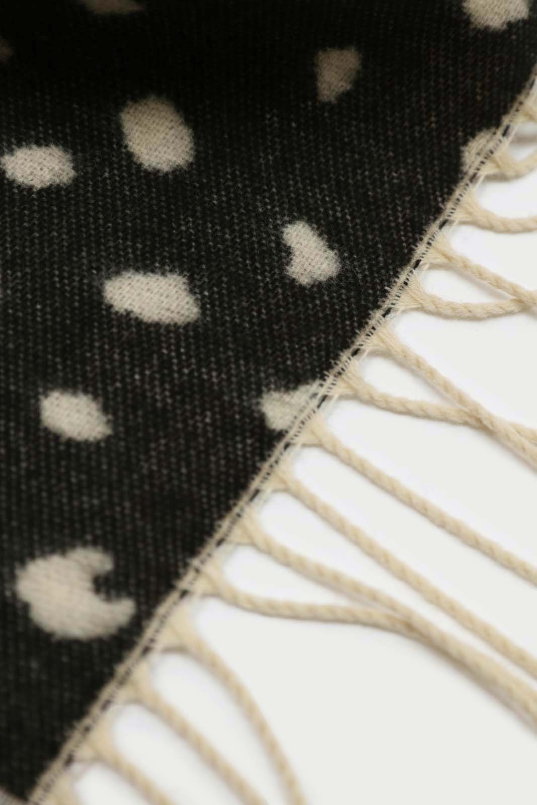 Ivory and black leopard intarsia scarf_4