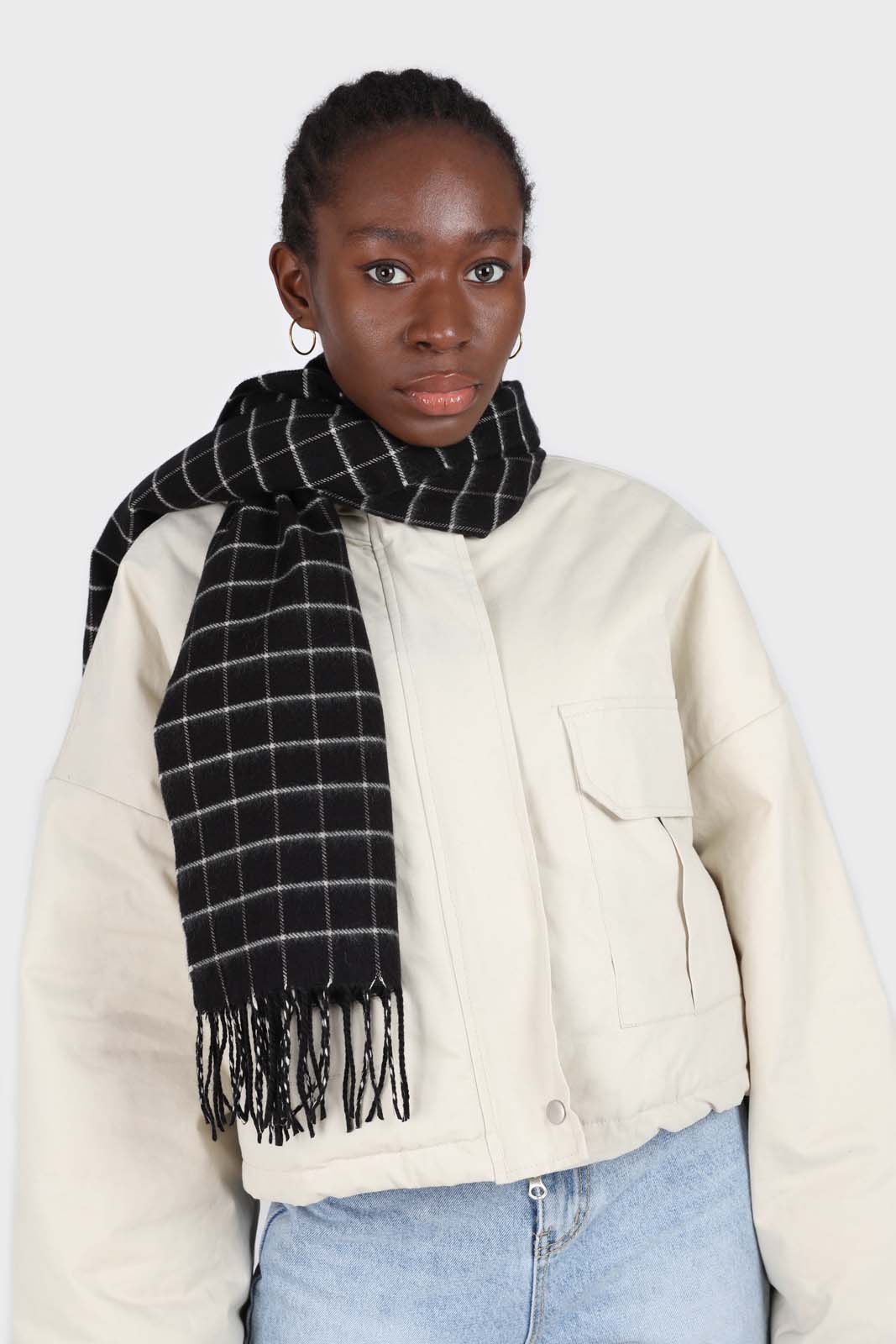 Black and white box check scarf_2