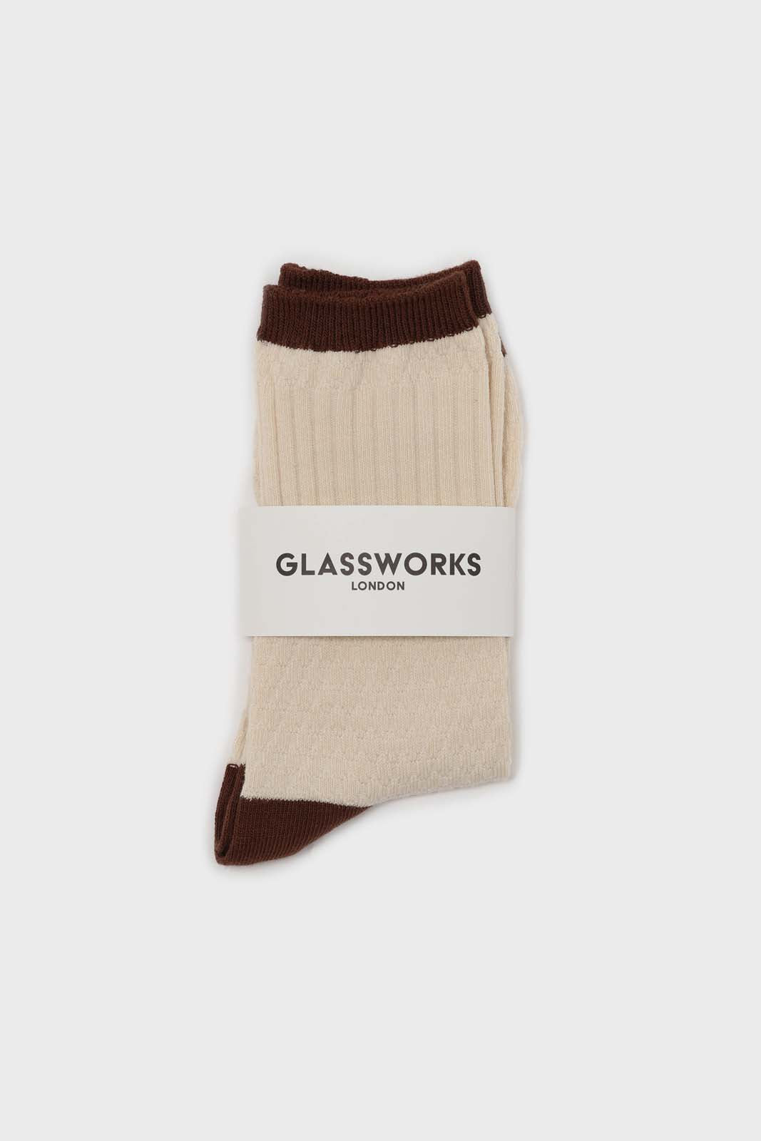 Ivory textured diamond brown trim socks_3