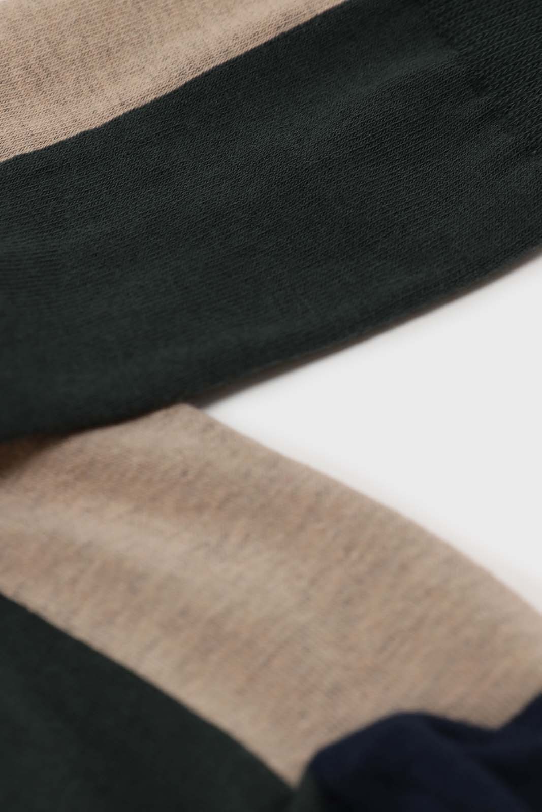 Light beige and green thick vertical strip socks_2