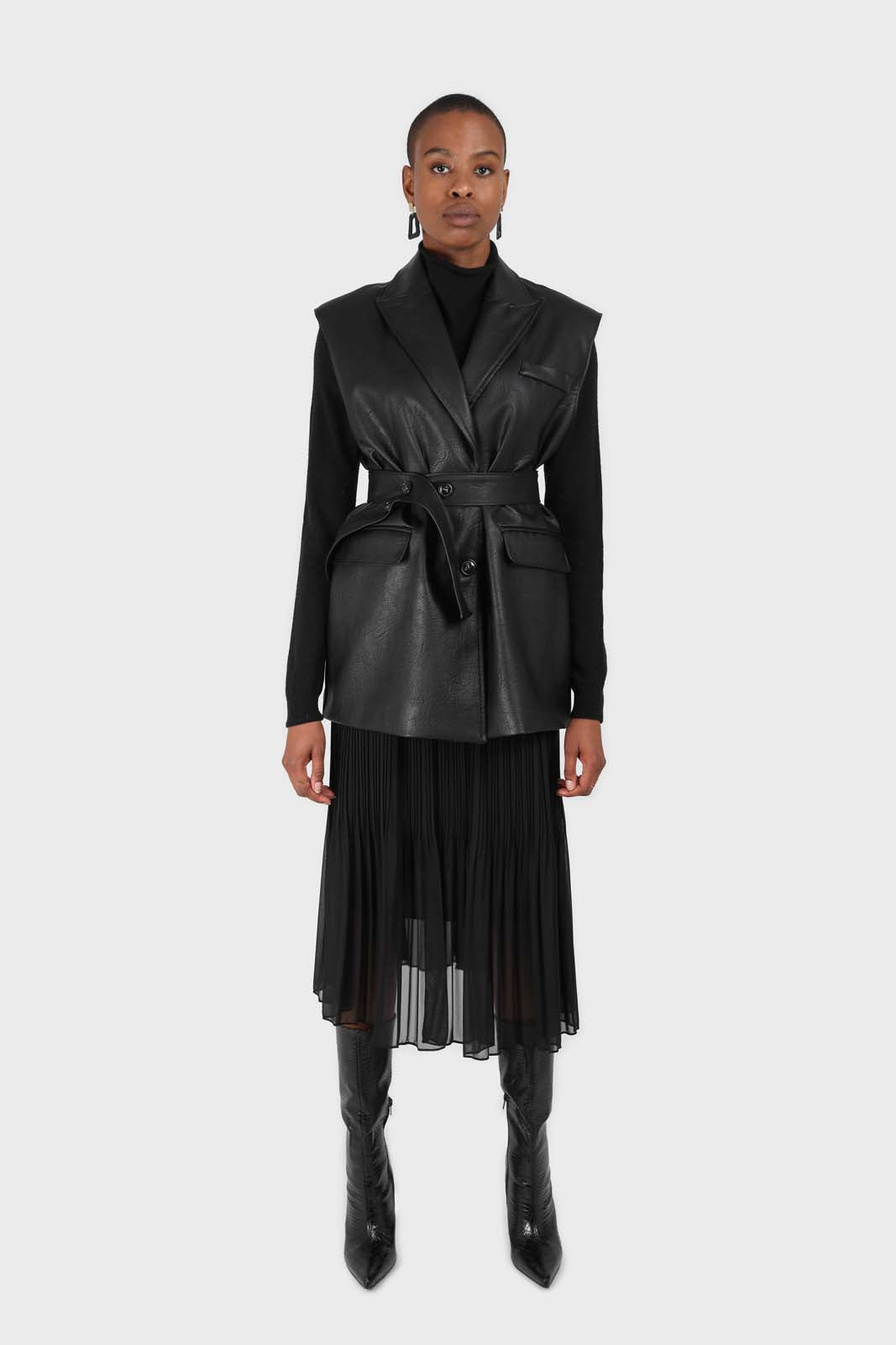 Black vegan leather belted gilet_9