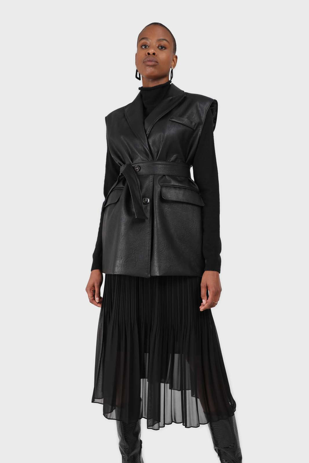 Black vegan leather belted gilet_11