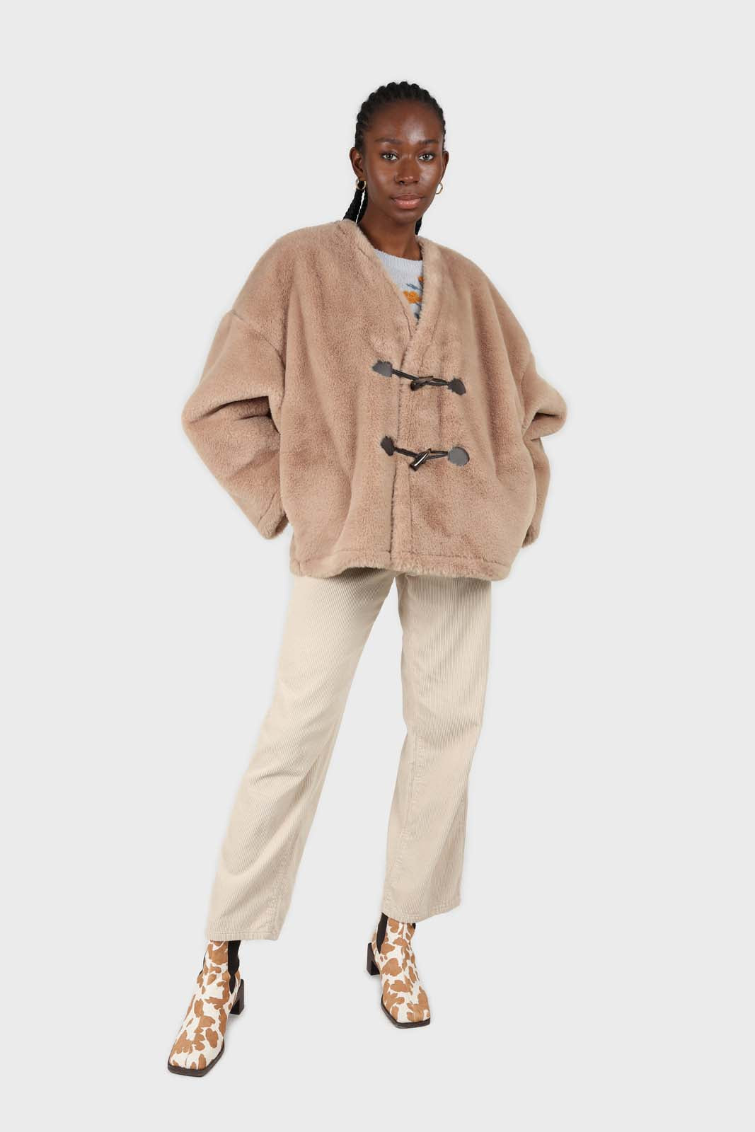 Beige faux fur toggle button short coat_2
