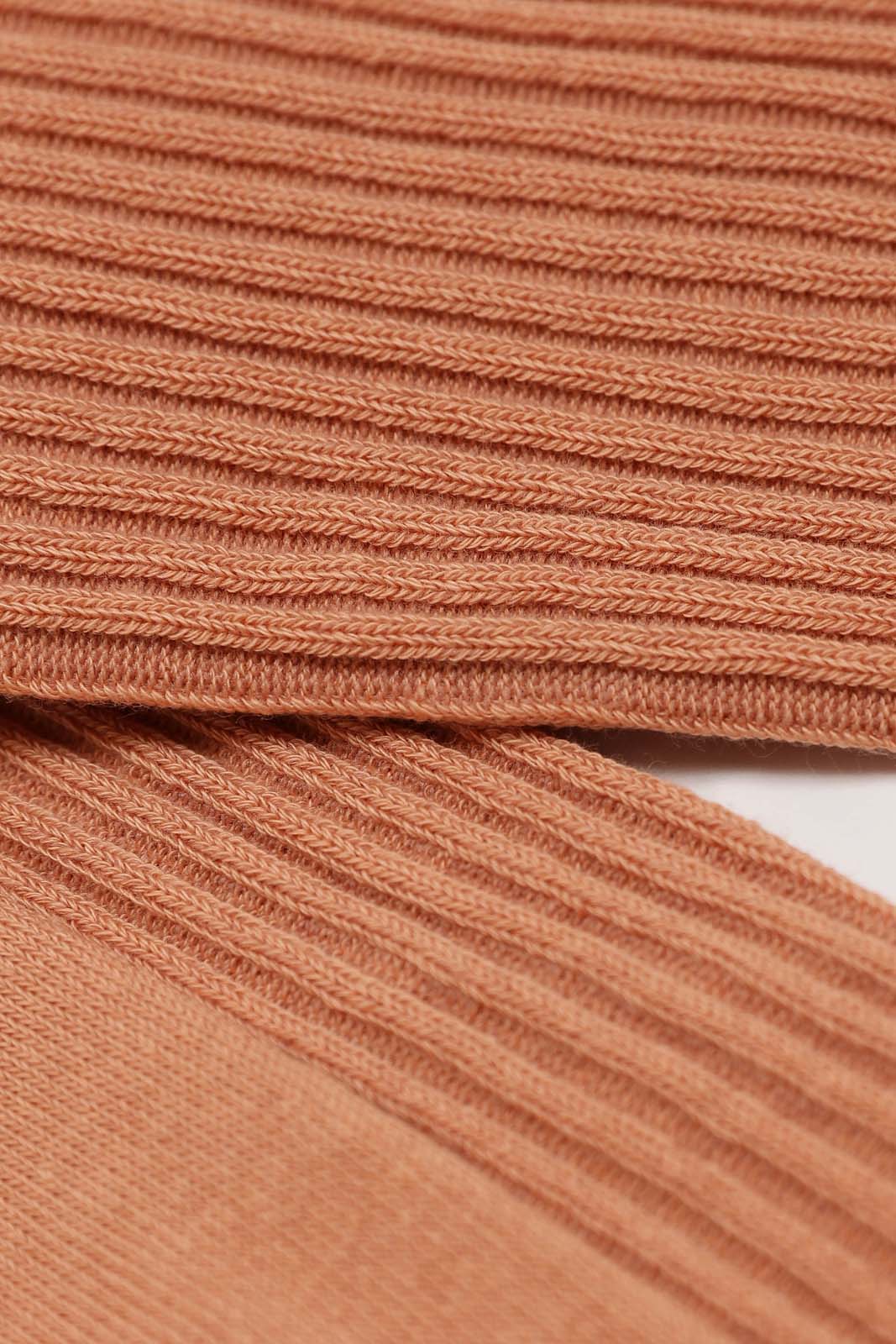 Peach long ribbed socks_2