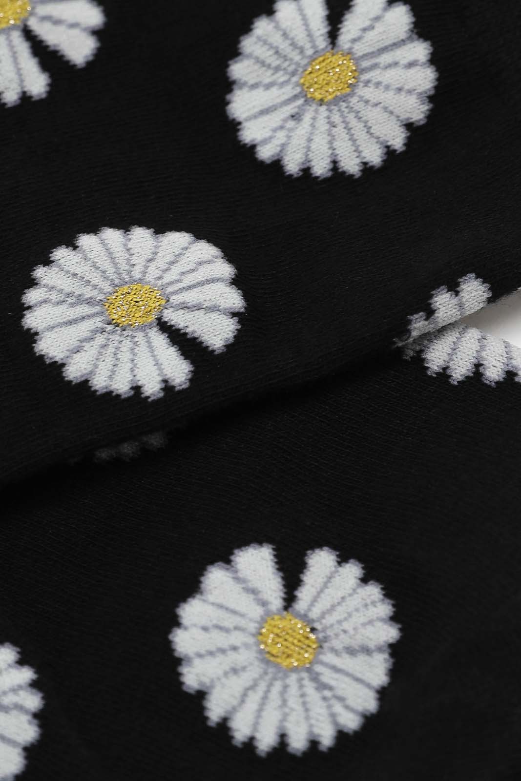 Black and ivory daisy print socks_2