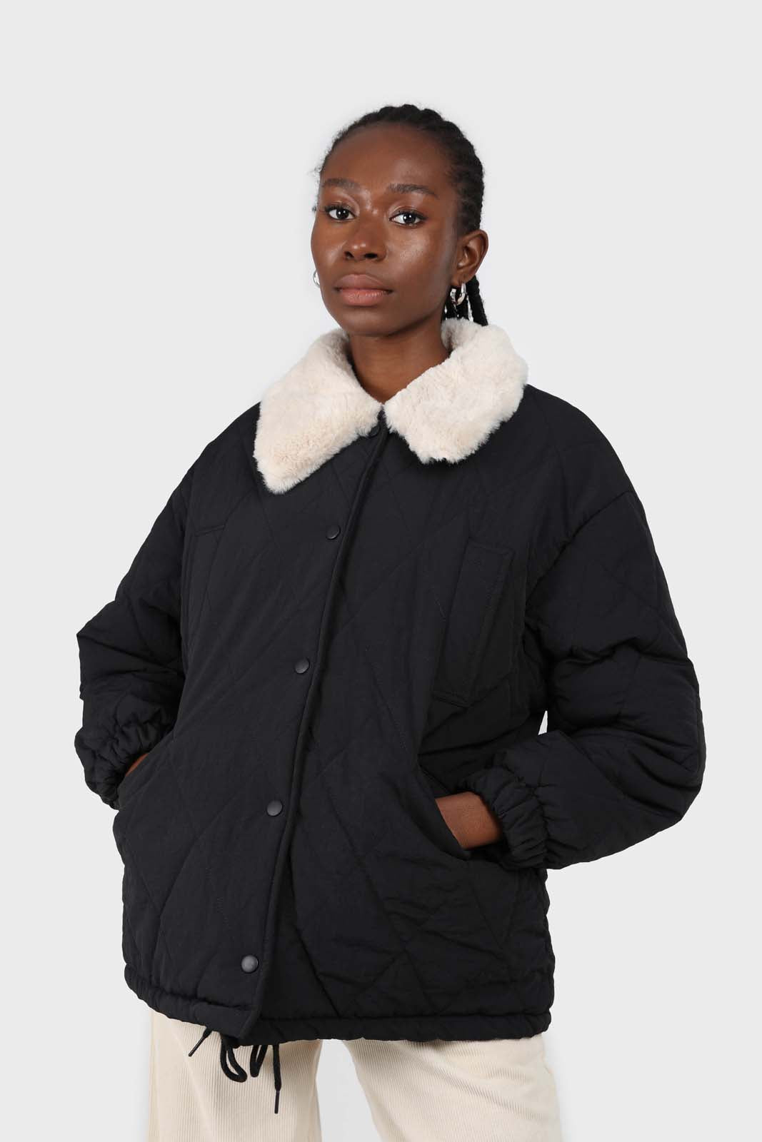 Black and ivory fuzzy pointed collar quilted jacket_1