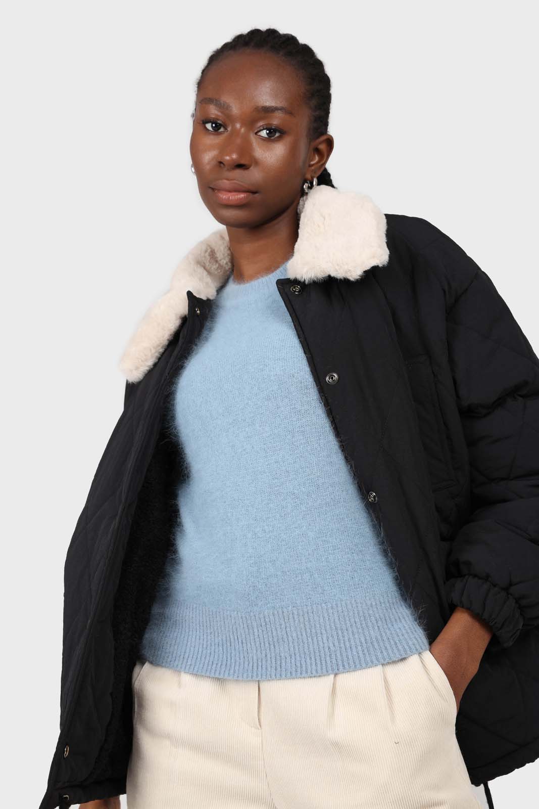 Black and ivory fuzzy pointed collar quilted jacket_5