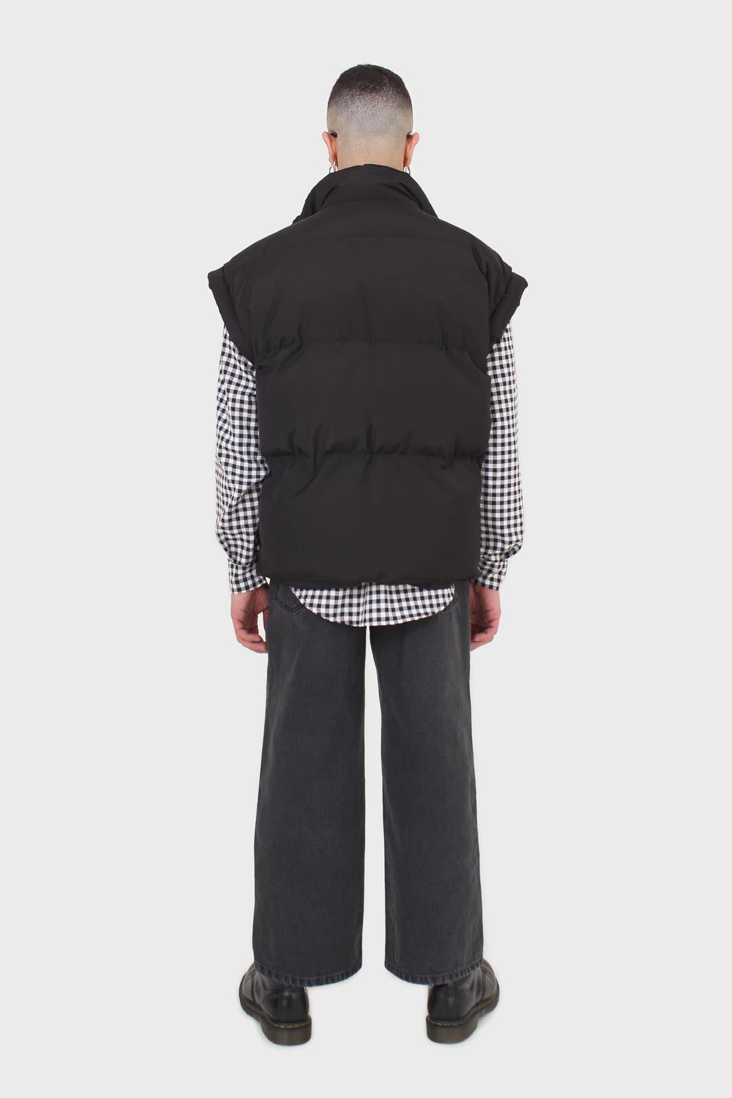 Black quilted zip up gilet_5