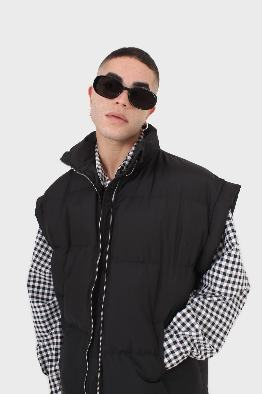 Black quilted zip up gilet_6