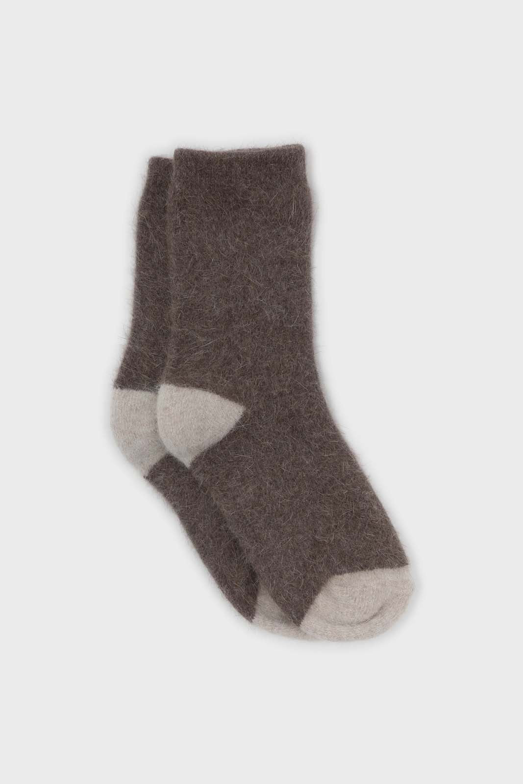 Brown and beige furry color block angora socks_1