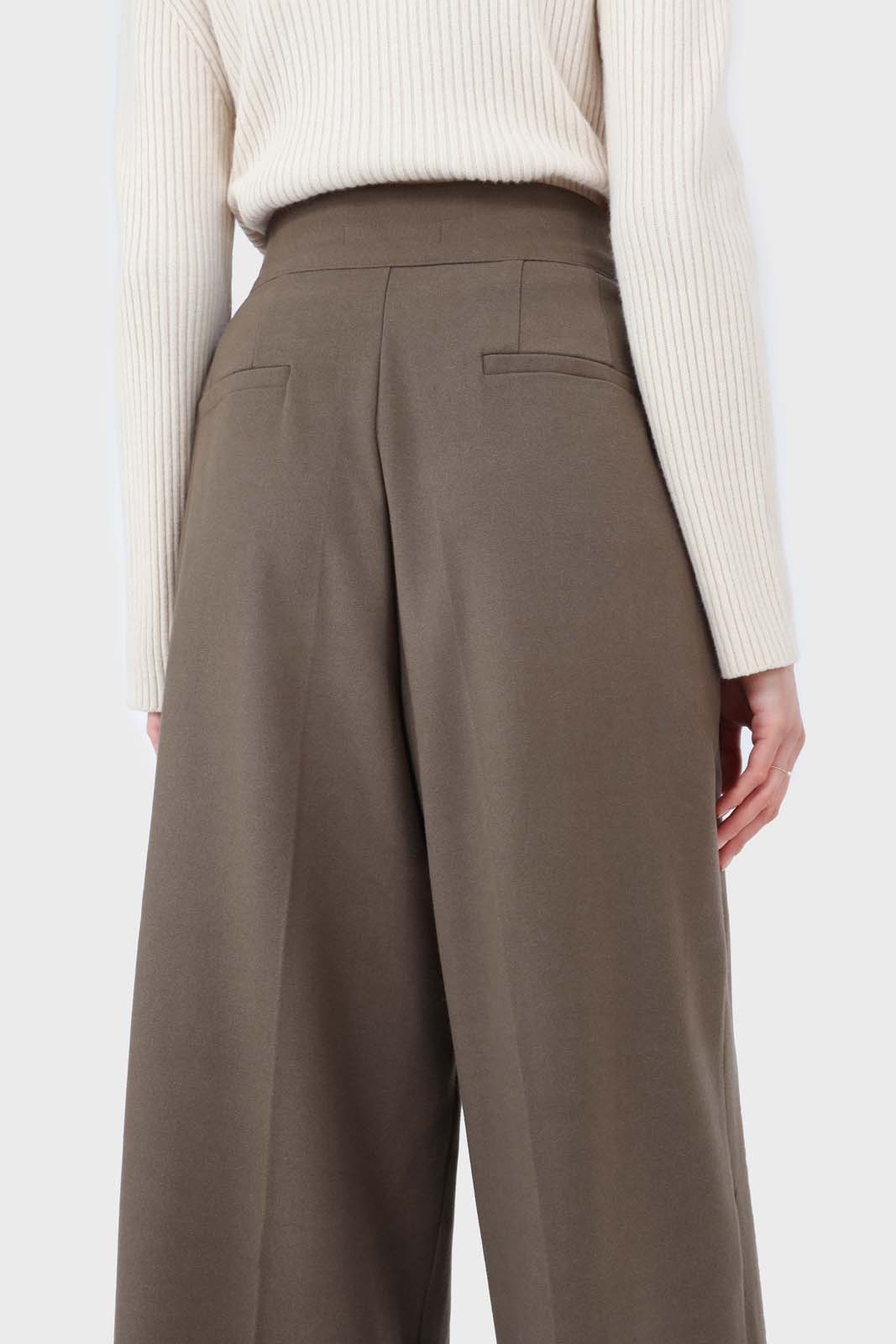 Brown tucked wrap belted loose fit trousers_11