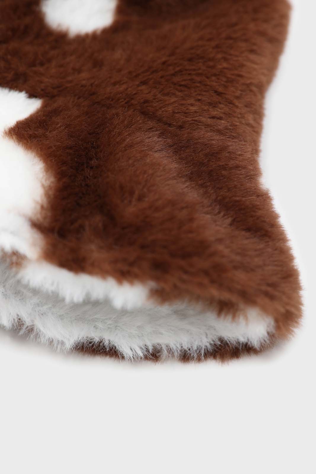 White and brown cow print faux fur bucket hat_6
