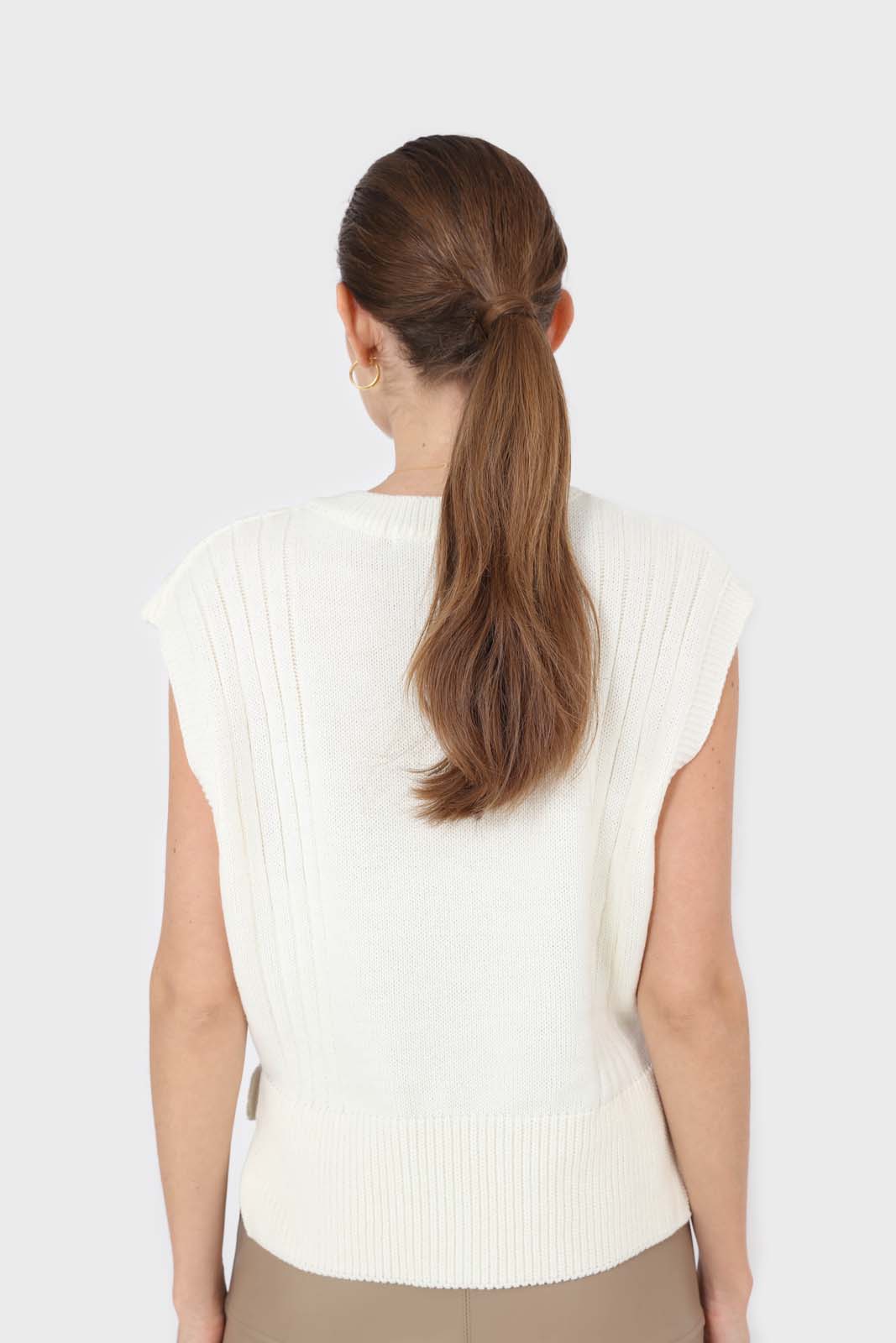 Ivory hi-low hem knit vest_8