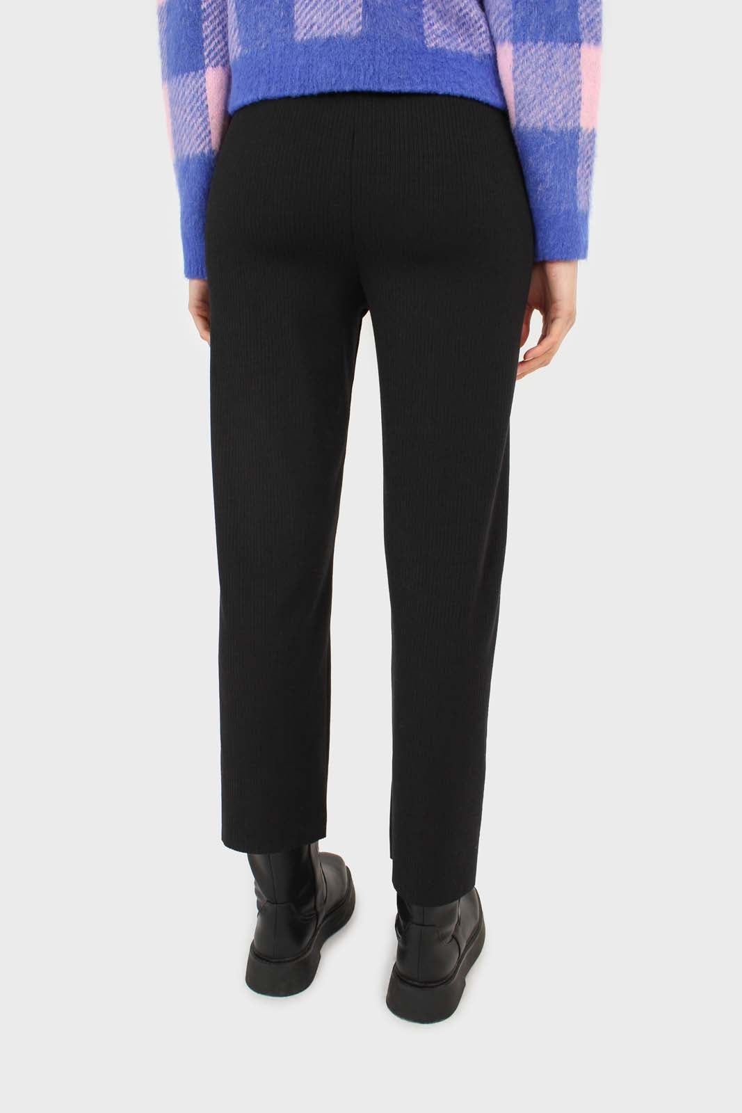Black ribbed loose fit knit trousers_3