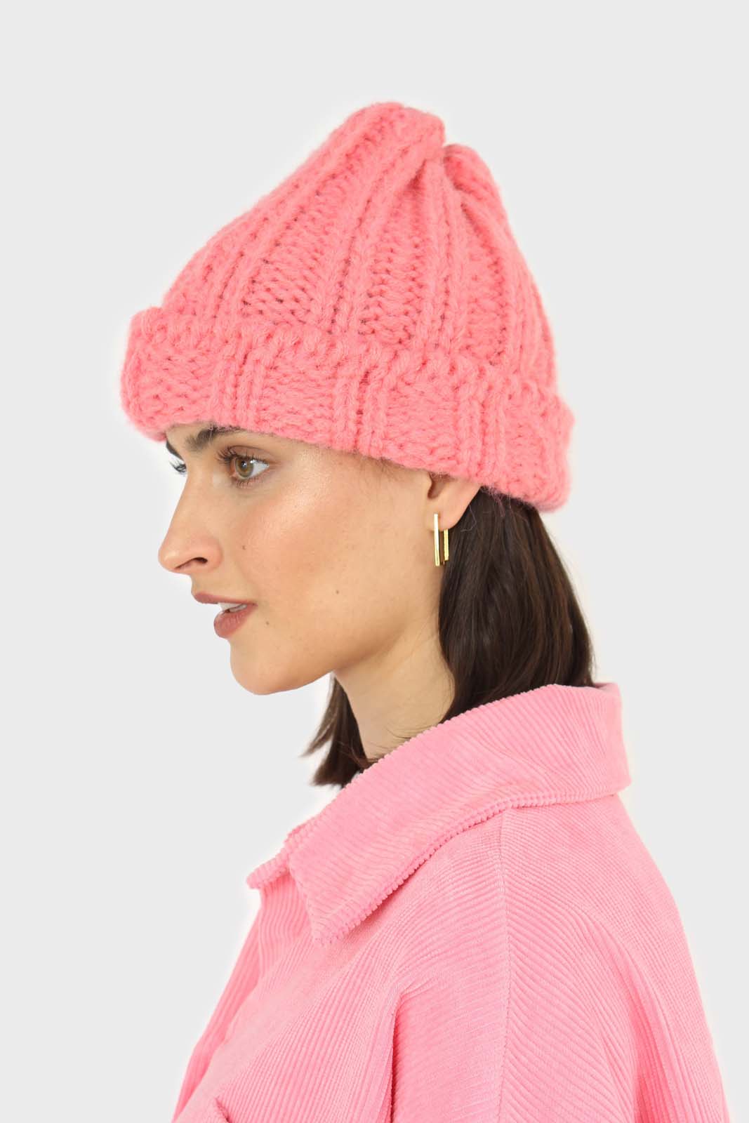Pink large ribbed wool beanie hat_2