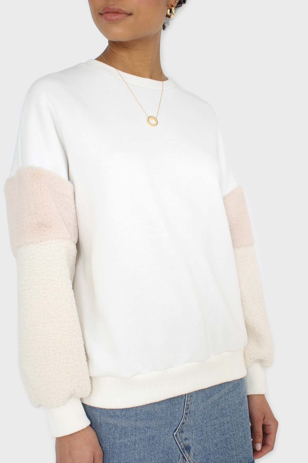 Ivory and beige faux fur sleeved sweatshirt_6
