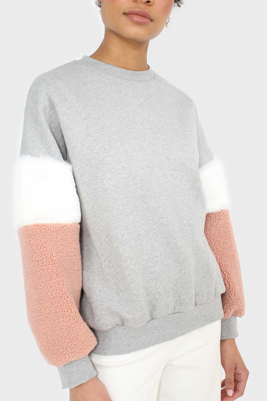 Grey and pink faux fur sleeved sweatshirt_7