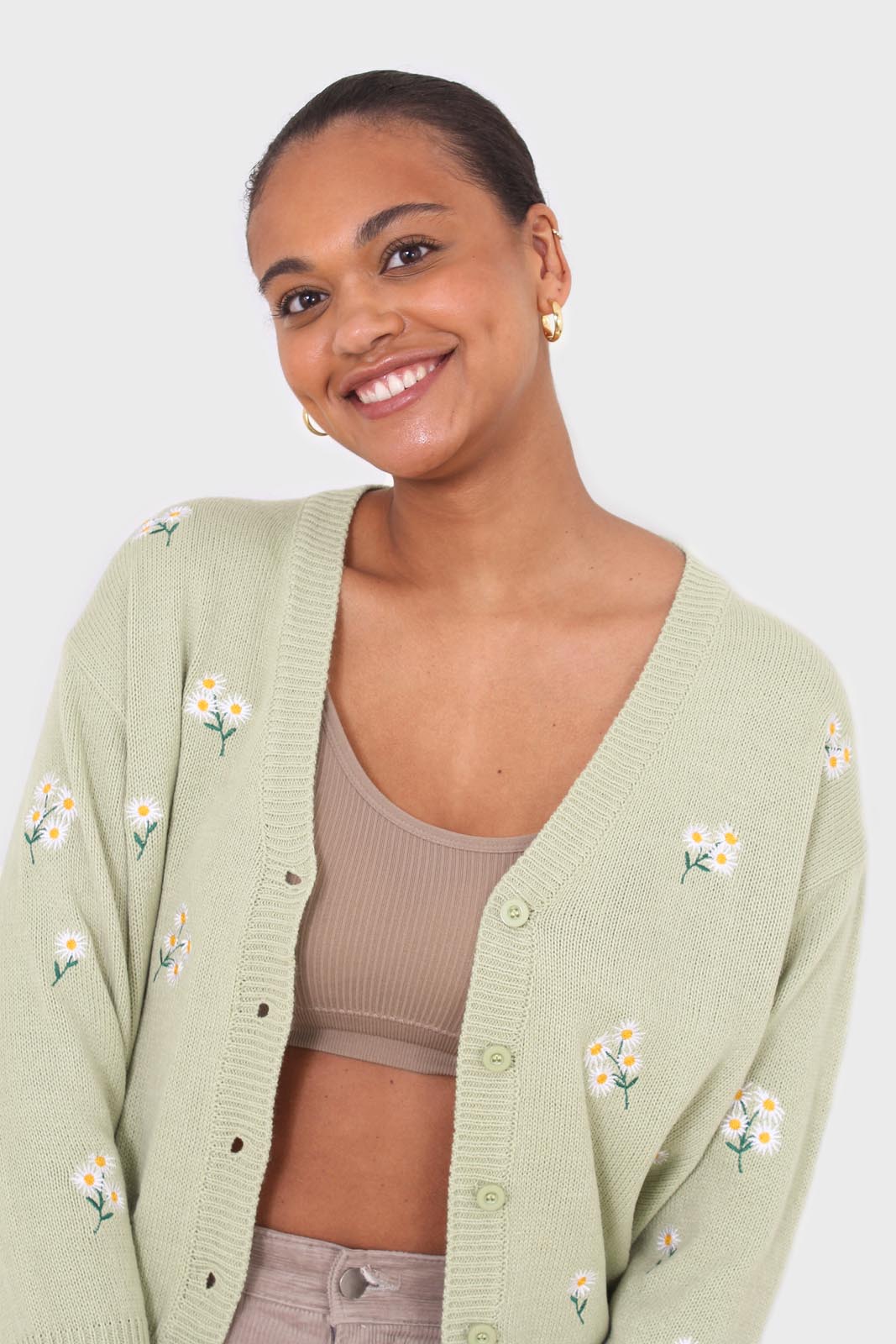 Green embroidered daisies cardigan_5