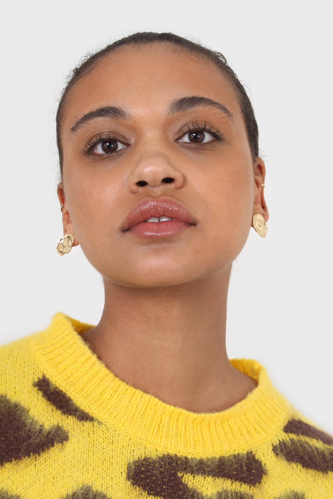 Yellow and brown brushed leopard knit tee_9