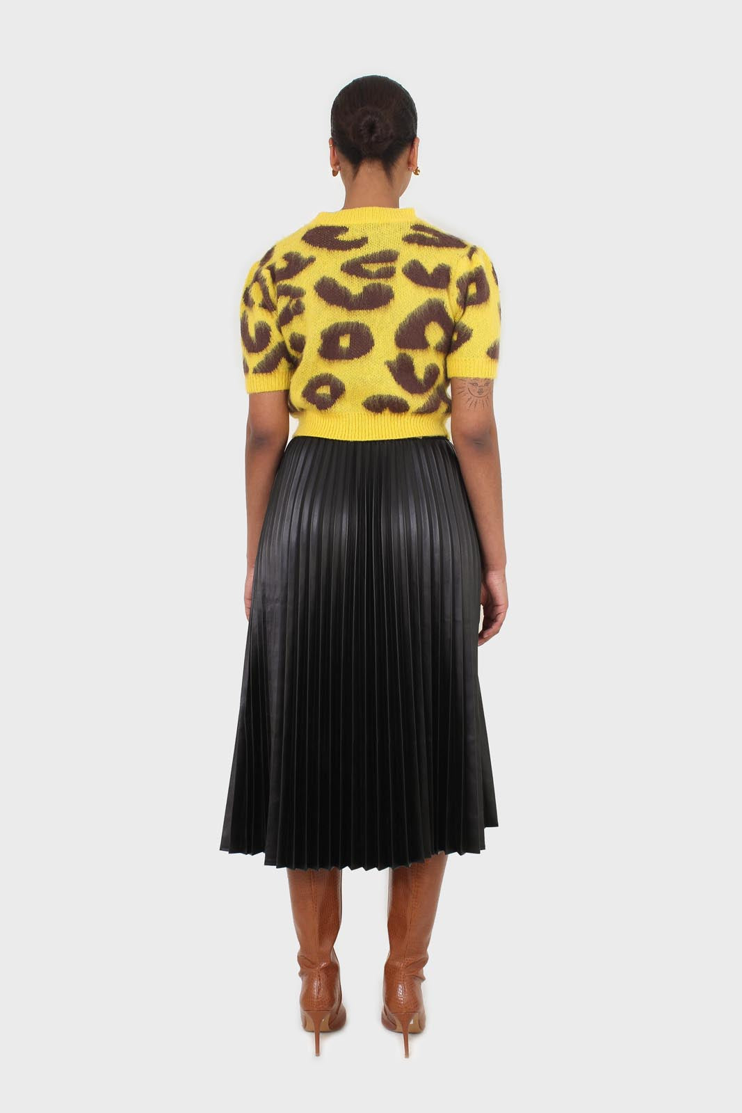 Yellow and brown brushed leopard knit tee_7