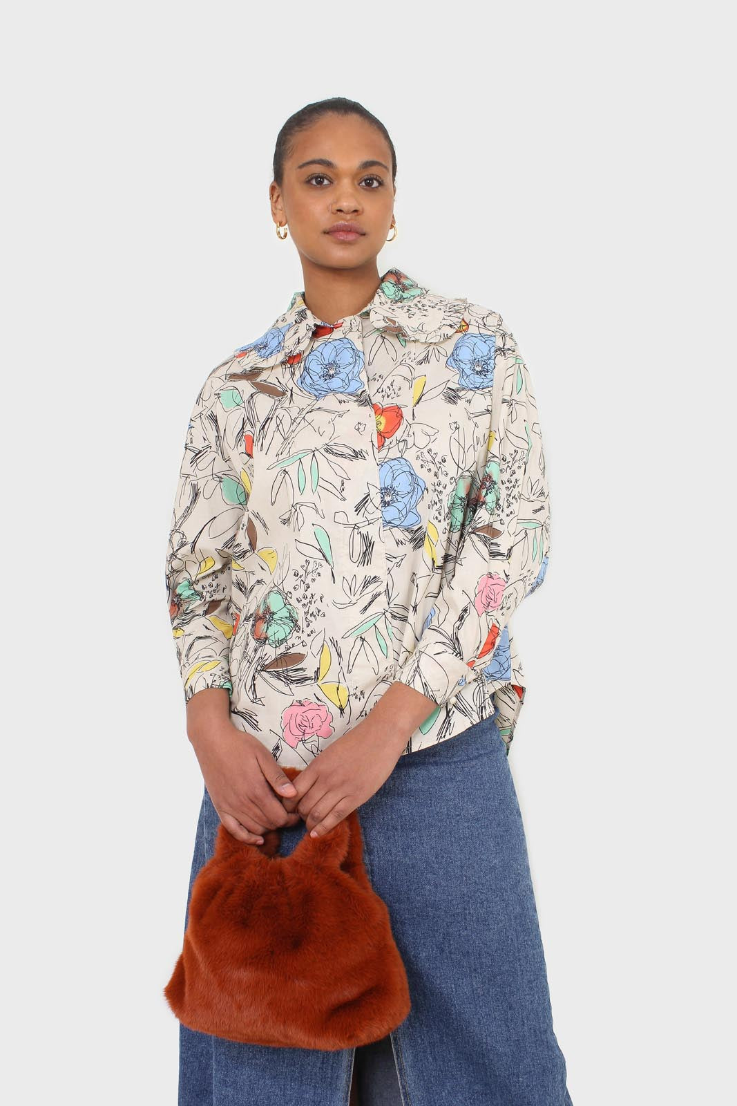 Ivory sketch print large collar blouse_7