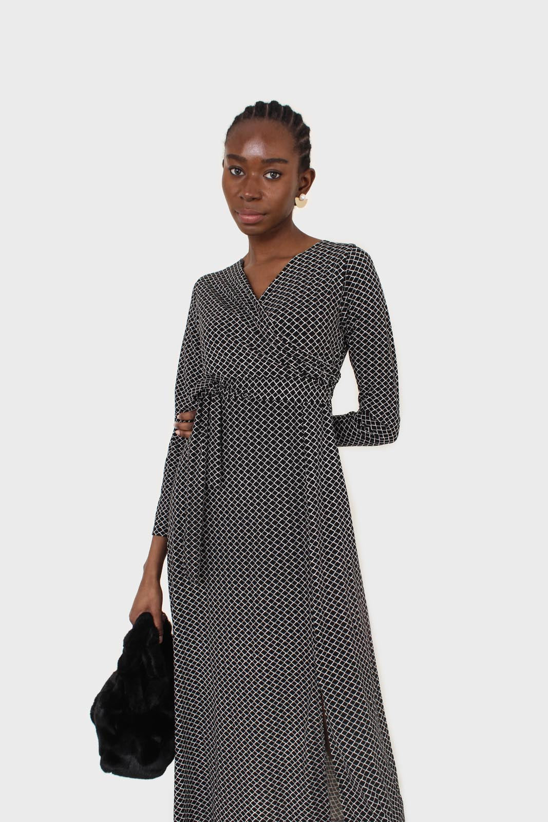 Black and white diamond jersey wrap dress_10
