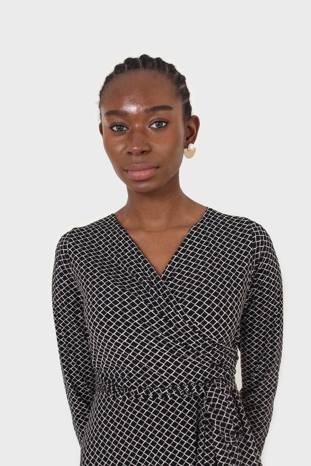 Black and white diamond jersey wrap dress_8