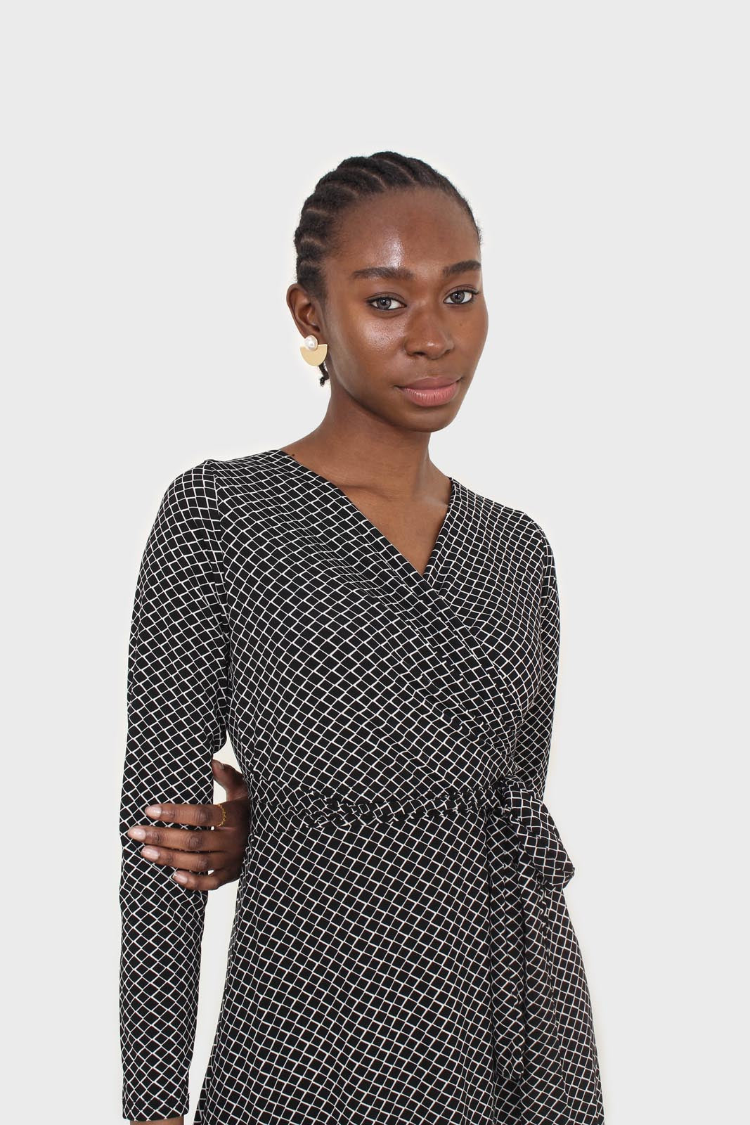 Black and white diamond jersey wrap dress_6