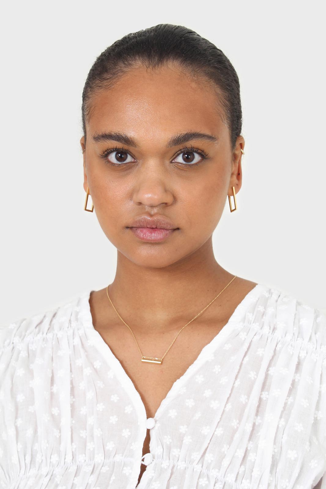 White embroidered floral blouse_7