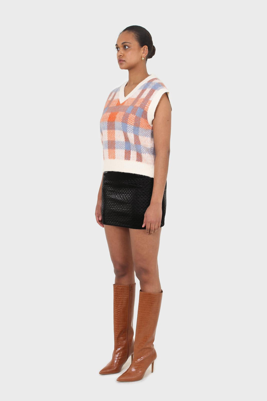 Black vegan leather contrast quilt mini skirt_4